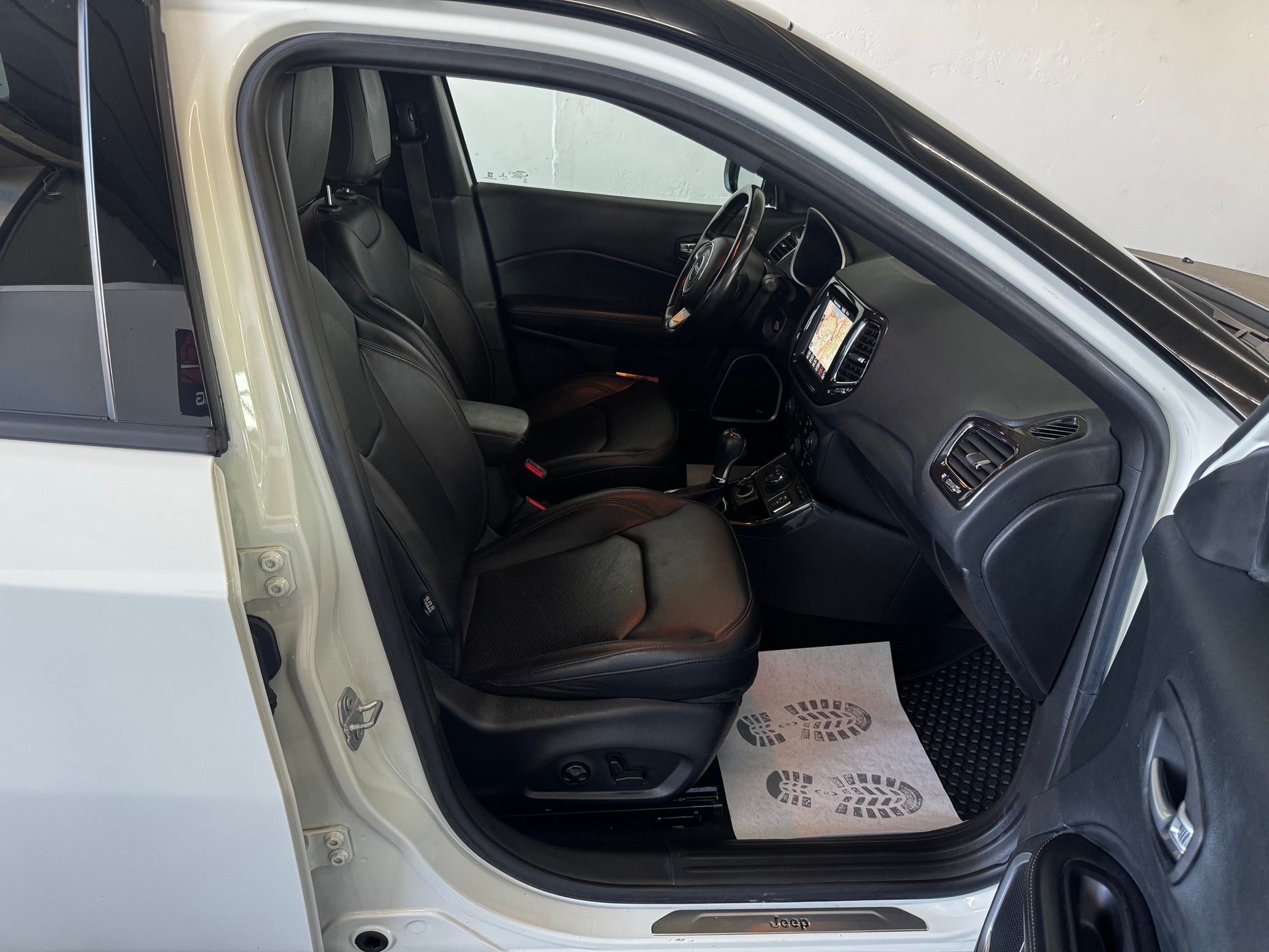 JEEP Compass 1.3 T PHEV S AWD-image-19