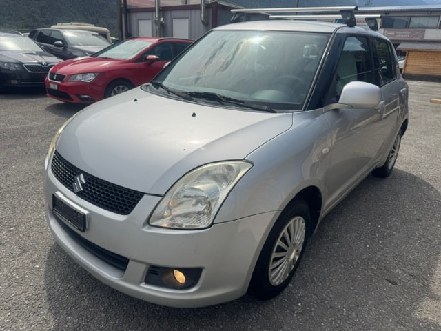 SUZUKI Swift 1.3i 16V GL 4x4-image-13