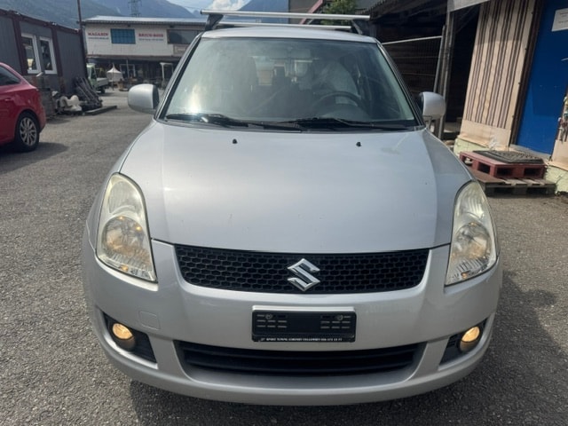 SUZUKI Swift 1.3i 16V GL 4x4-image-0