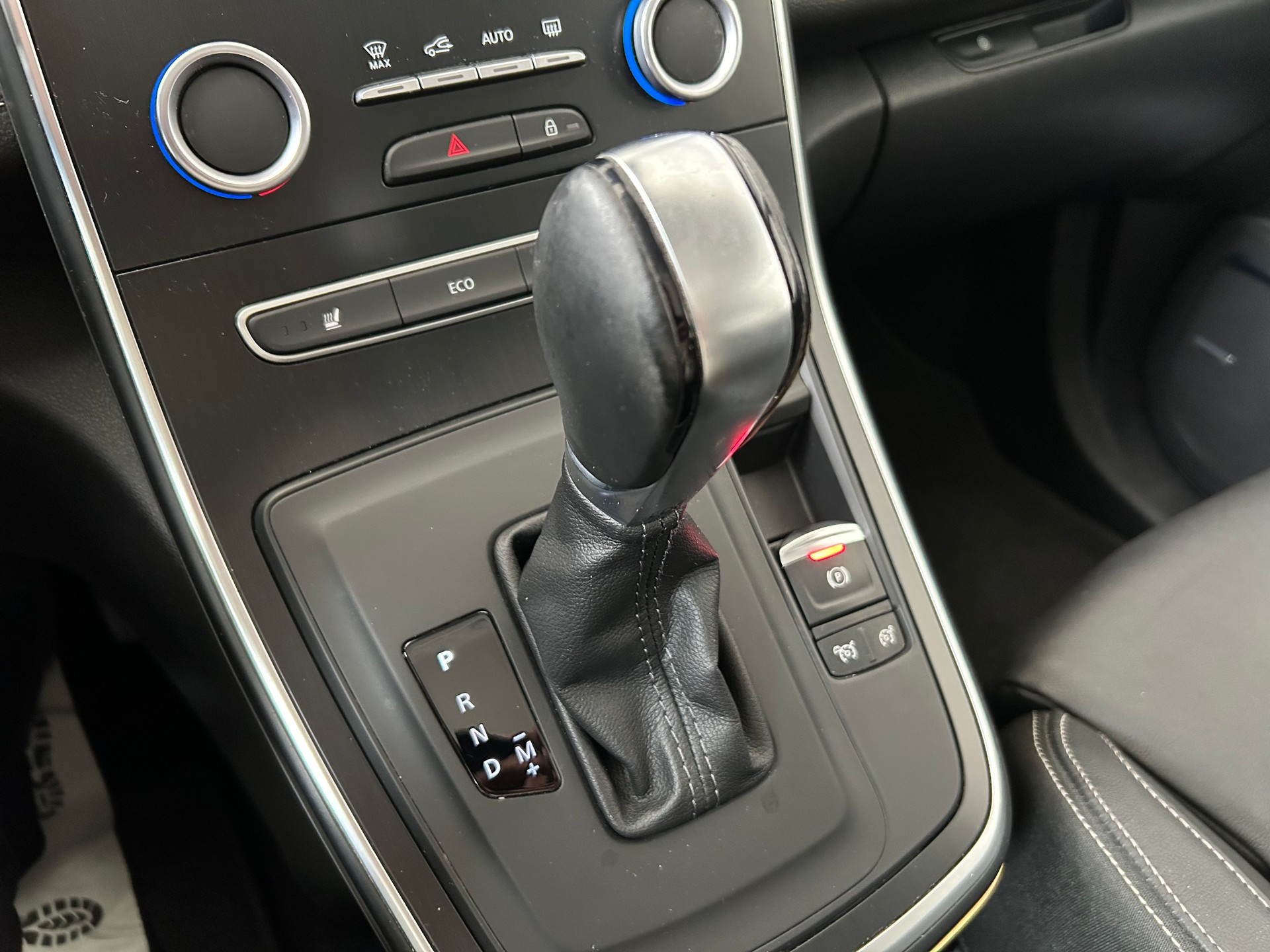 RENAULT Scénic 1.5 dCi Intens EDC-image-14