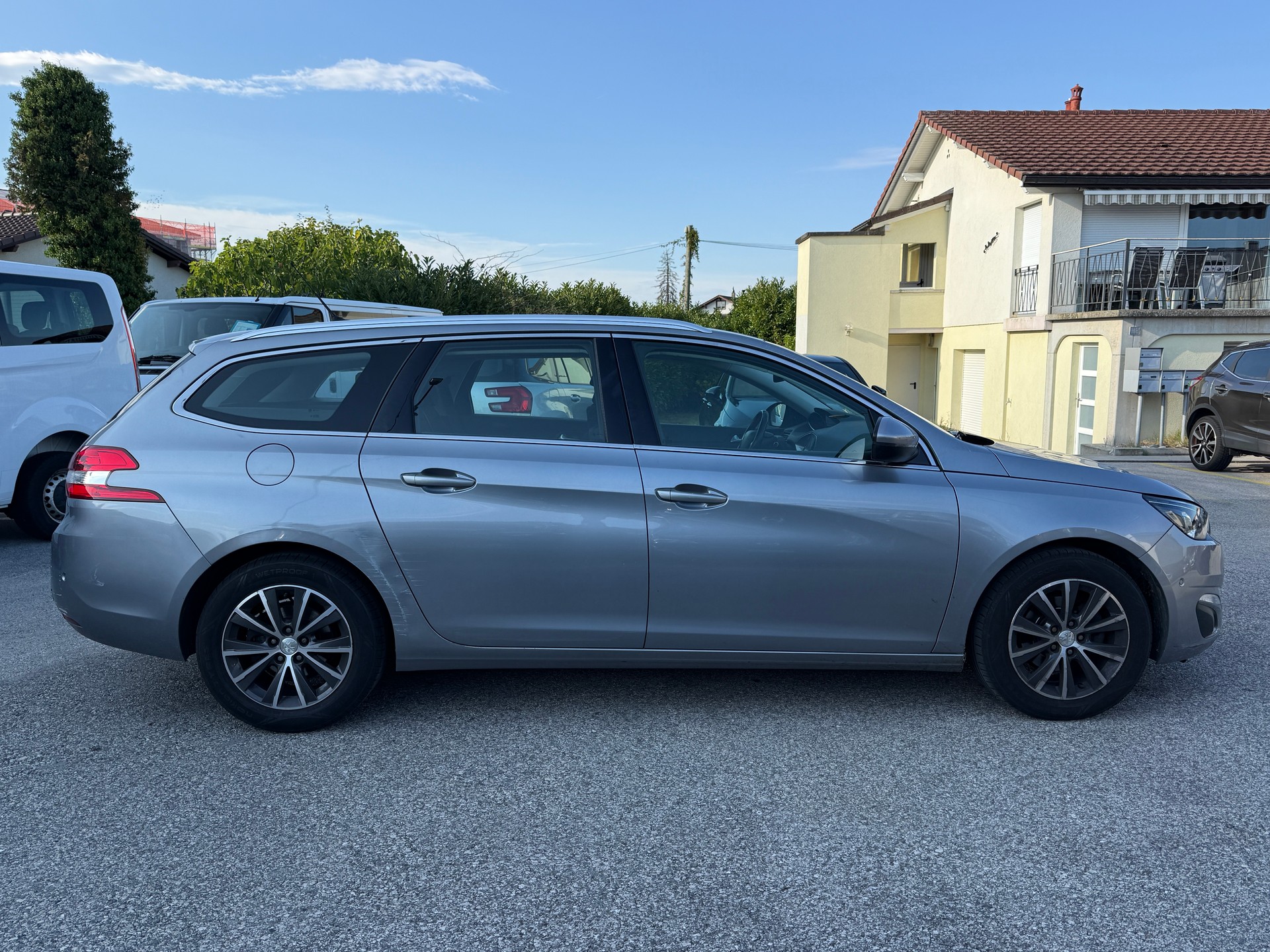 PEUGEOT 308 SW 1.2 THP Allure - Témoin de moteur reste allumé - Problème moteur - Pour Export !-image-7