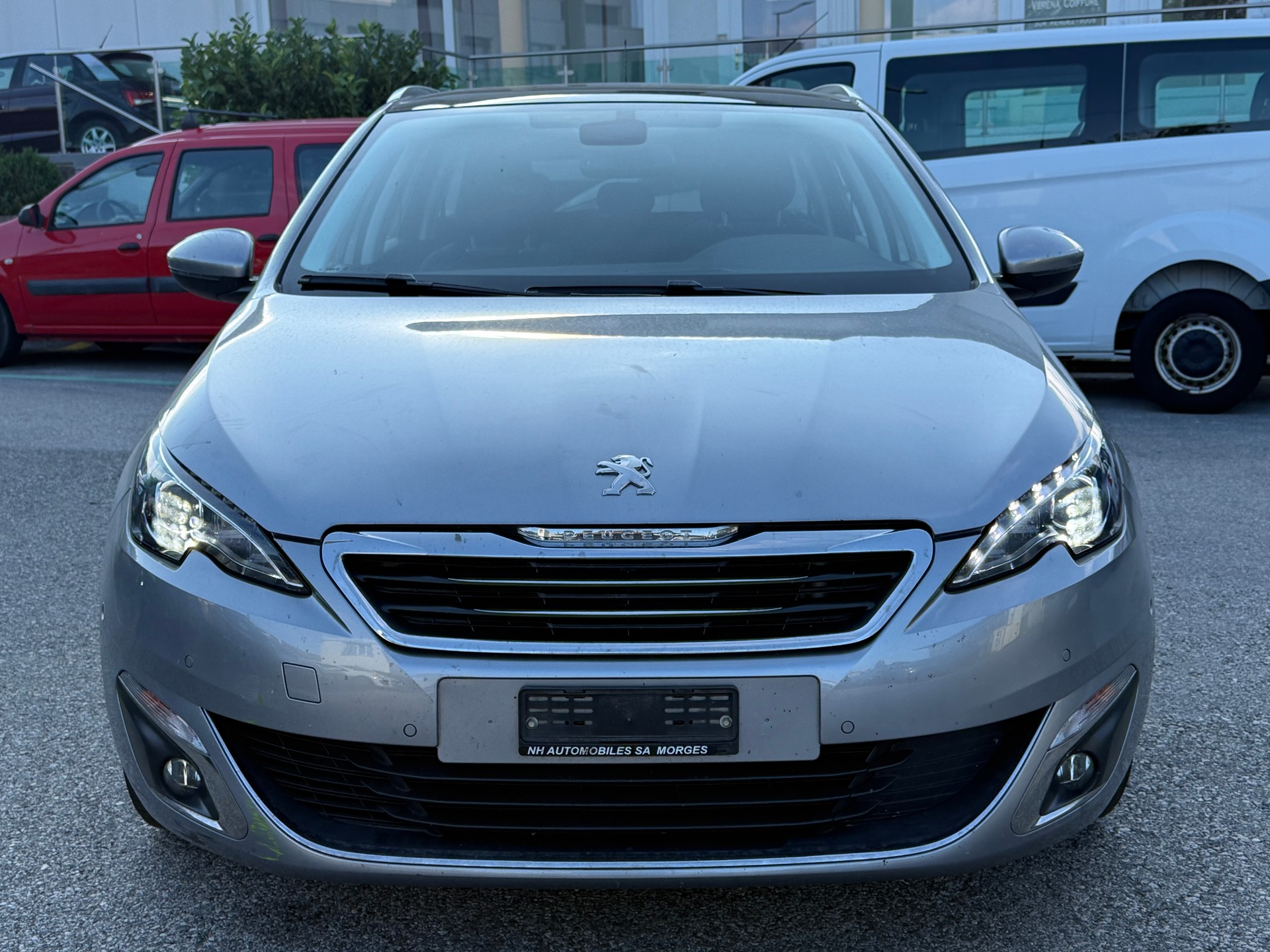 PEUGEOT 308 SW 1.2 THP Allure - Témoin de moteur reste allumé - Problème moteur - Pour Export !-showroom-element-2