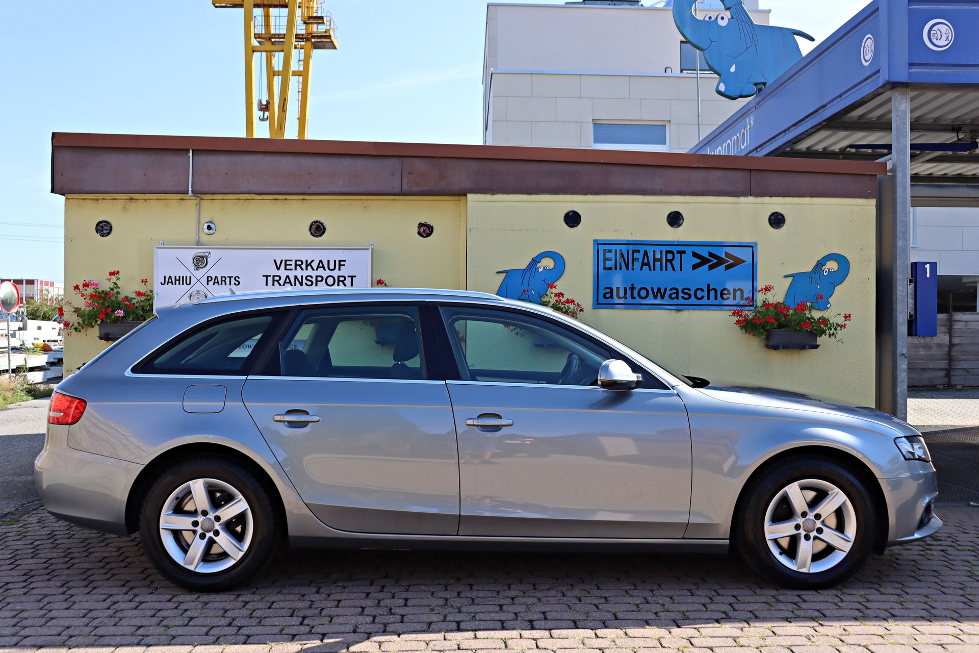 AUDI A4 Avant 1.8 TFSI multitronic-image-4