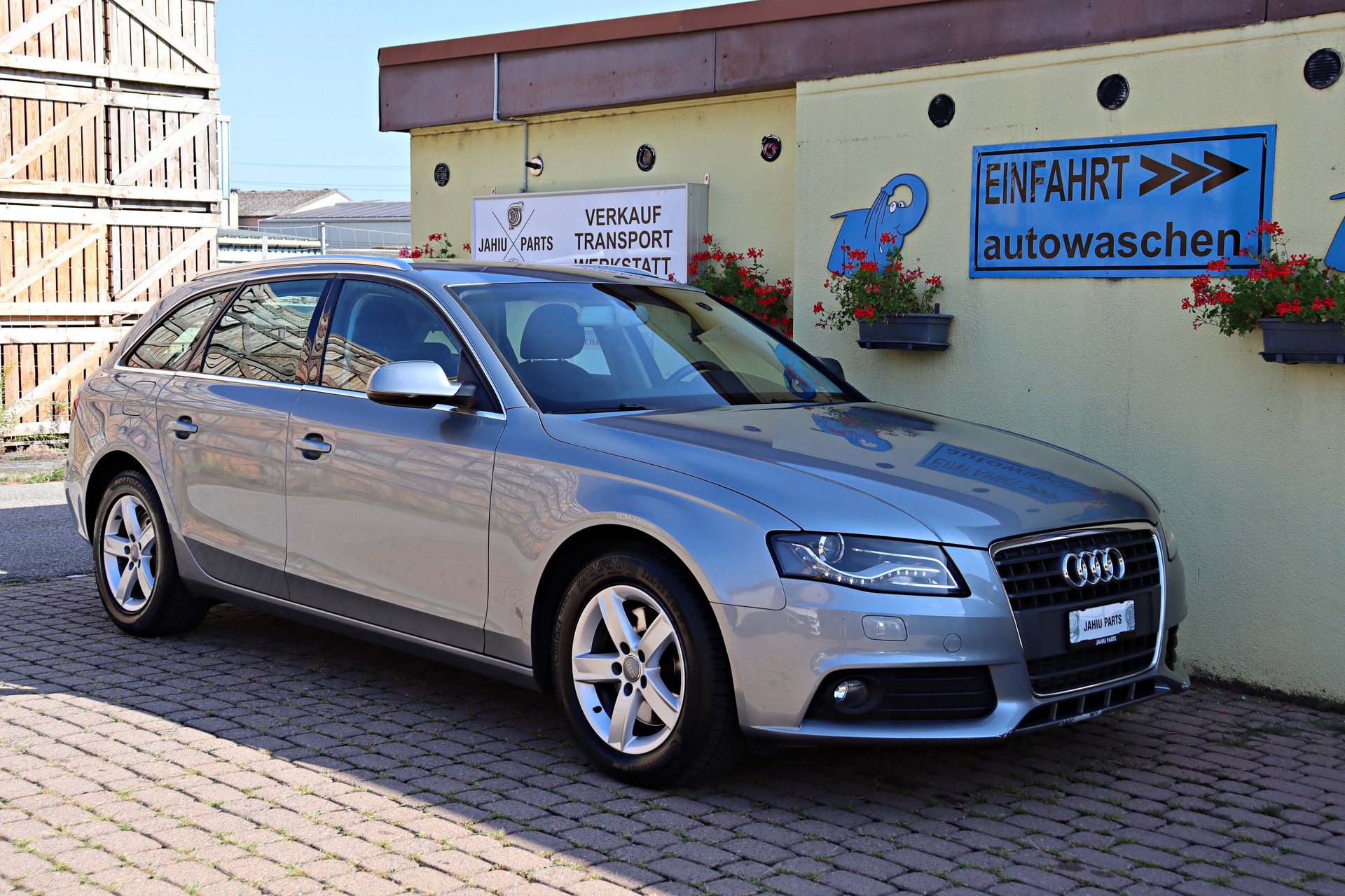 AUDI A4 Avant 1.8 TFSI multitronic-image-5