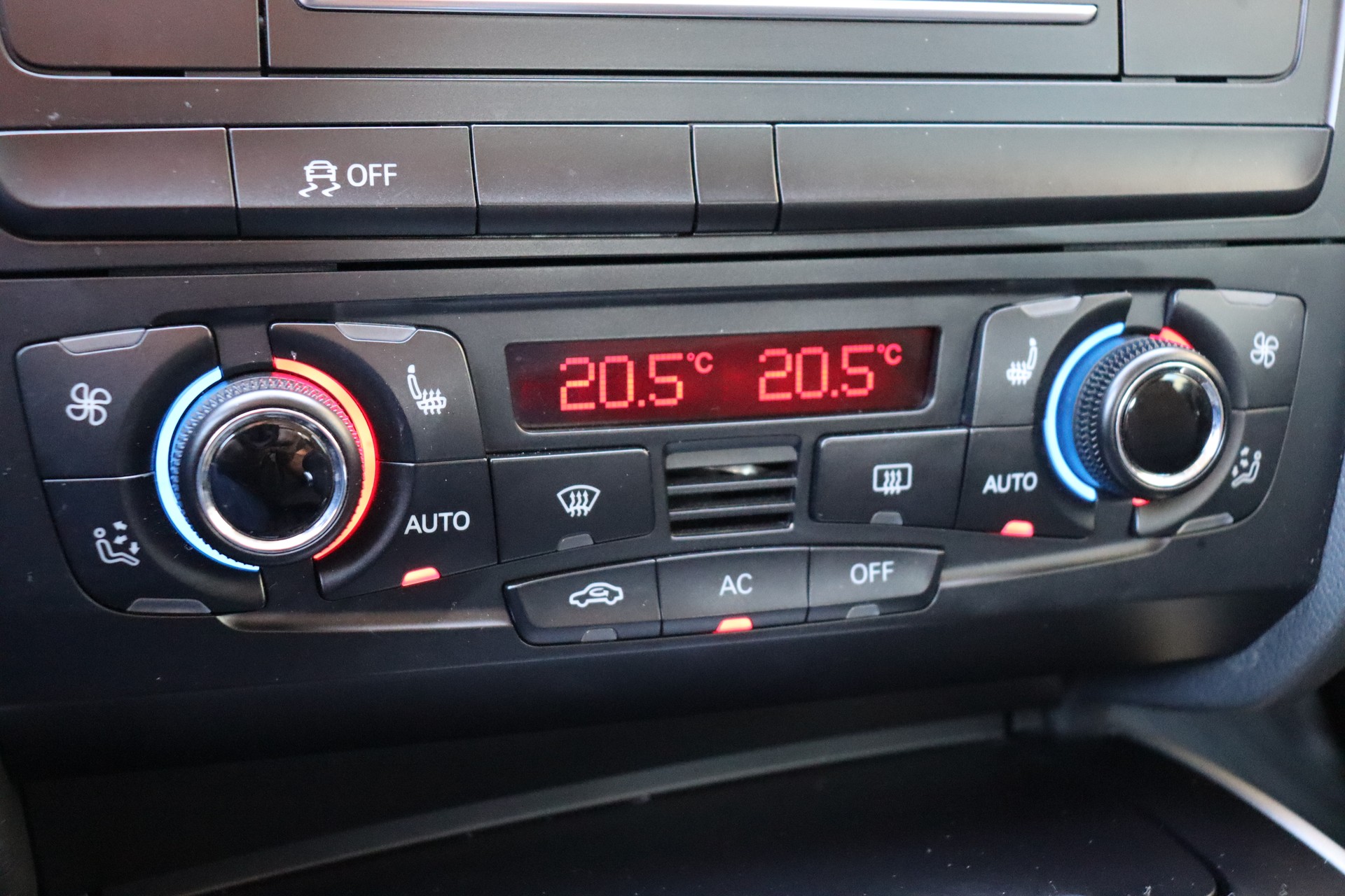 AUDI A4 Avant 1.8 TFSI multitronic-image-20
