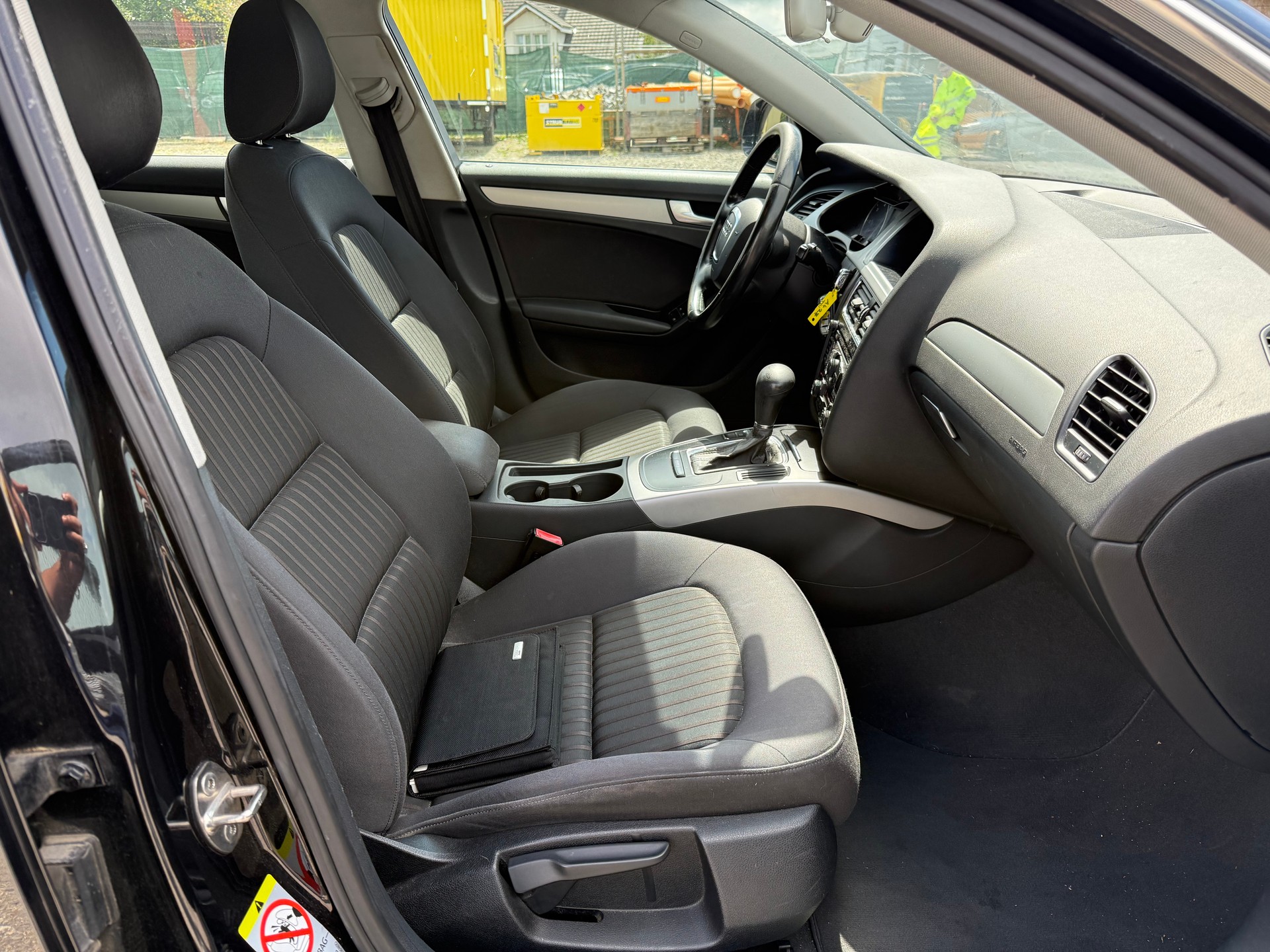 AUDI A4 Cabriolet 2.7 TDI multitronic-image-11