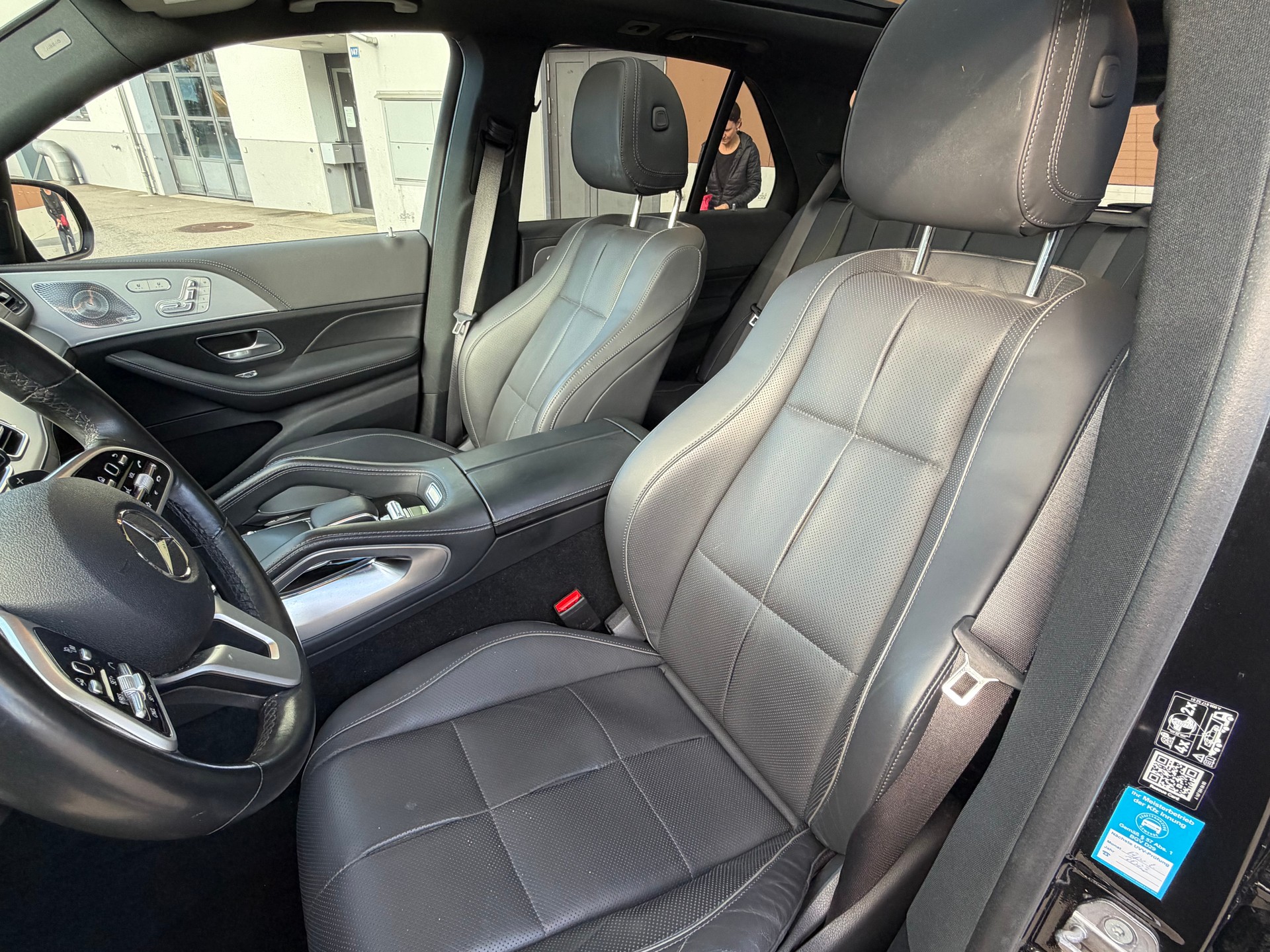 MERCEDES-BENZ GLE 400 d 4Matic AMG Line 9G-Tronic-image-15
