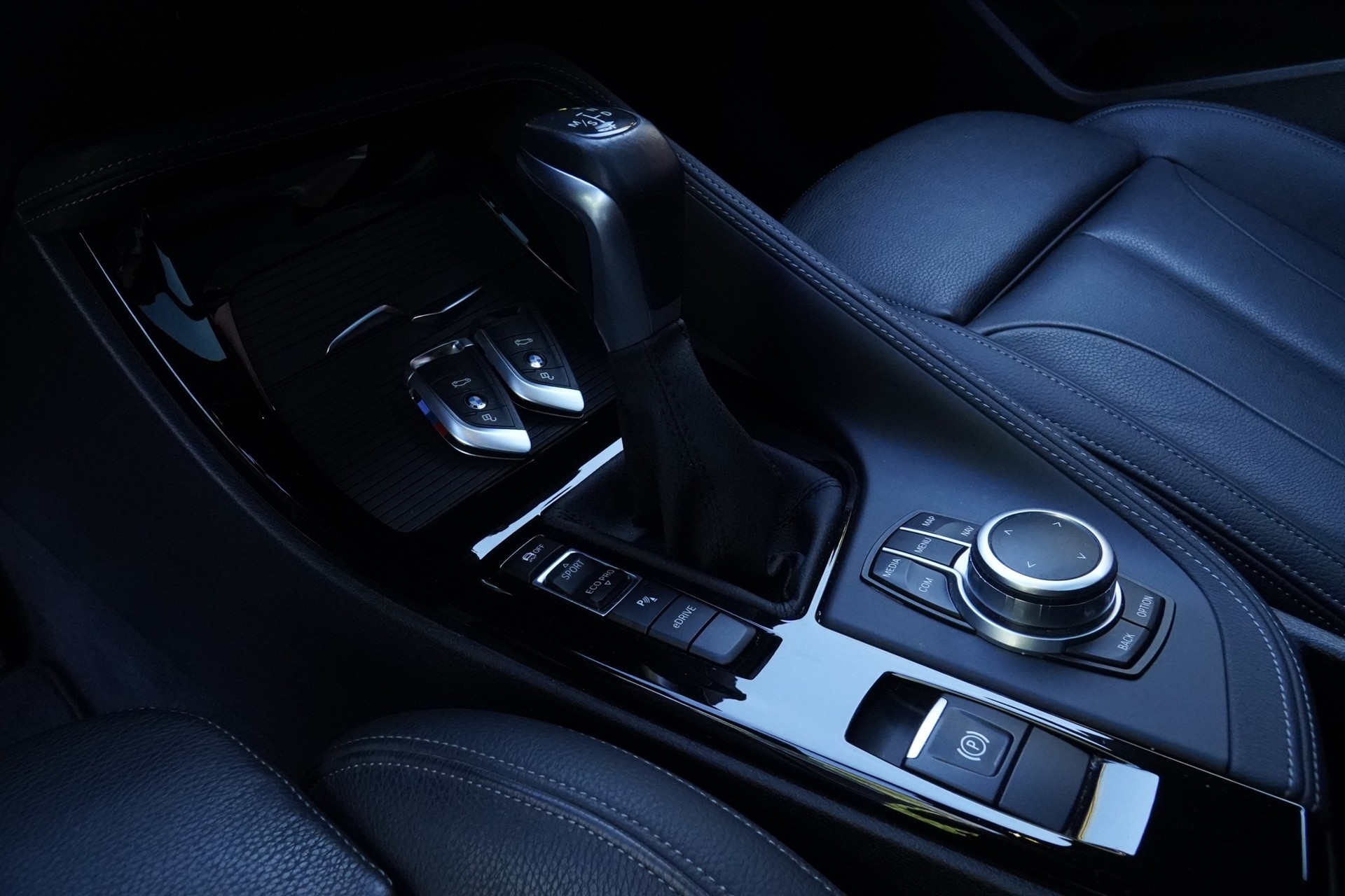 BMW X2 xDrive 25e M Sport Steptronic *CH Fahrzeug*-image-9