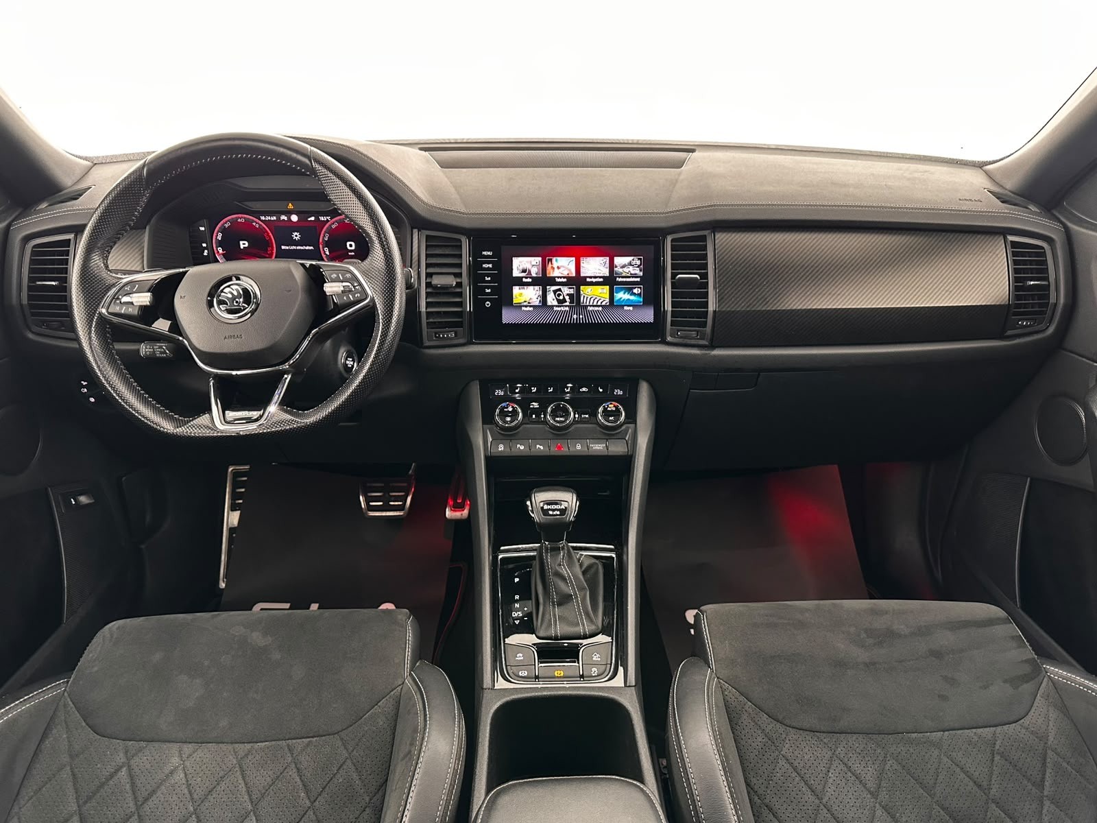 SKODA Kodiaq 2.0 TDI CR SportLine 4x4 DSG / 7 Sitz / Panoramadach / Leasing ab 299.--image-4