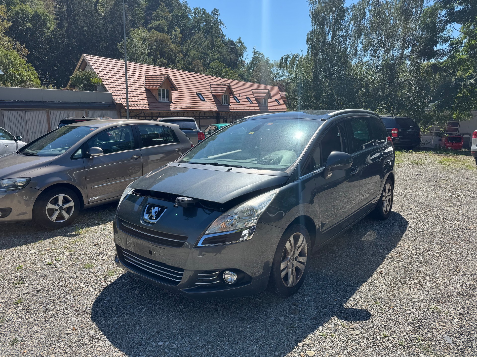 PEUGEOT 5008 1.6 16V T Sport Pack-image-2