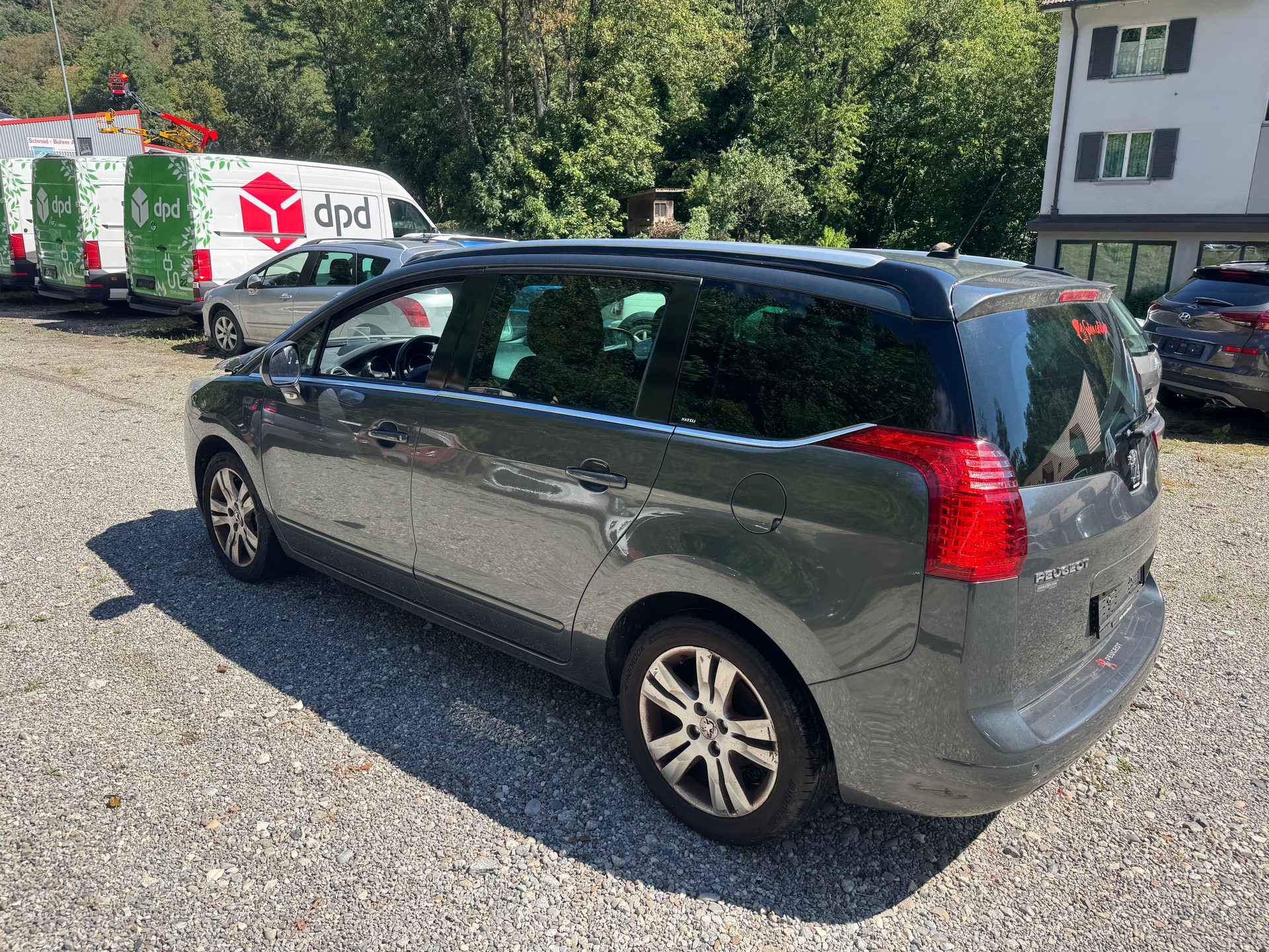 PEUGEOT 5008 1.6 16V T Sport Pack-image-3