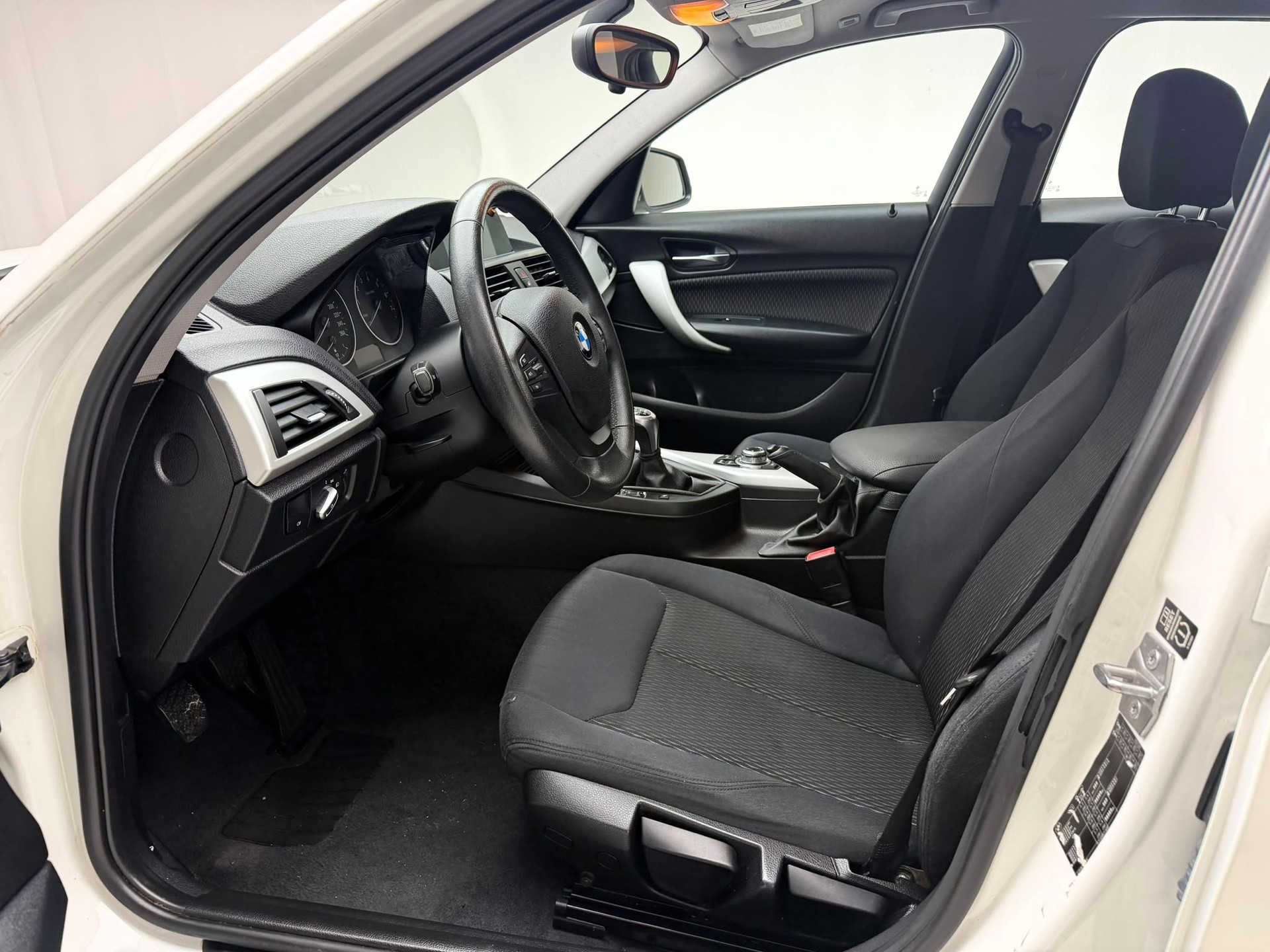 BMW 114i Business-image-8