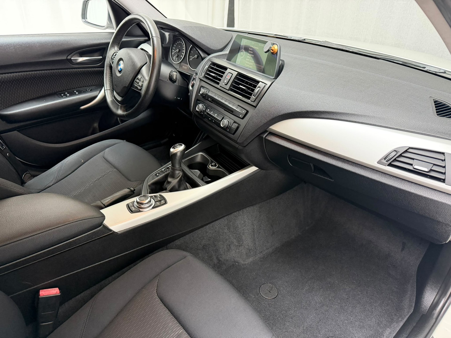 BMW 114i Business-image-7