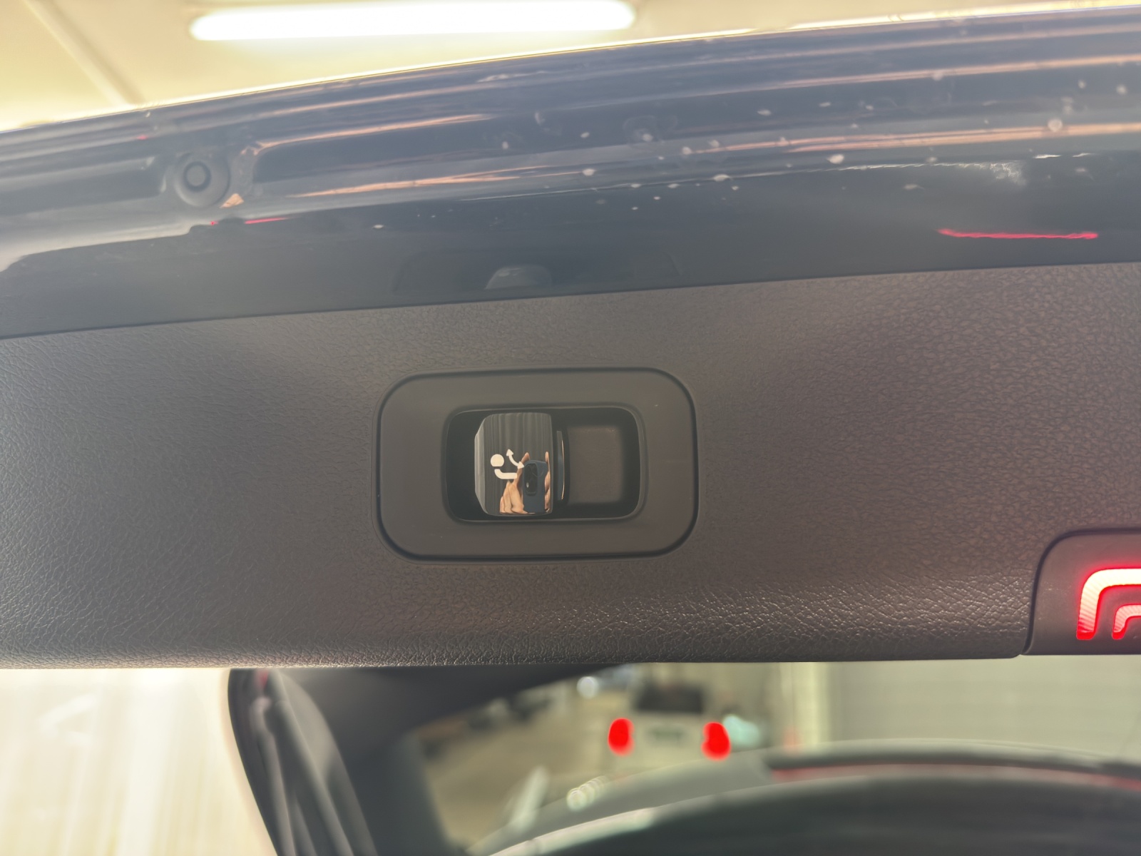 MERCEDES-BENZ E 300 de AMG Line 4Matic-image-12