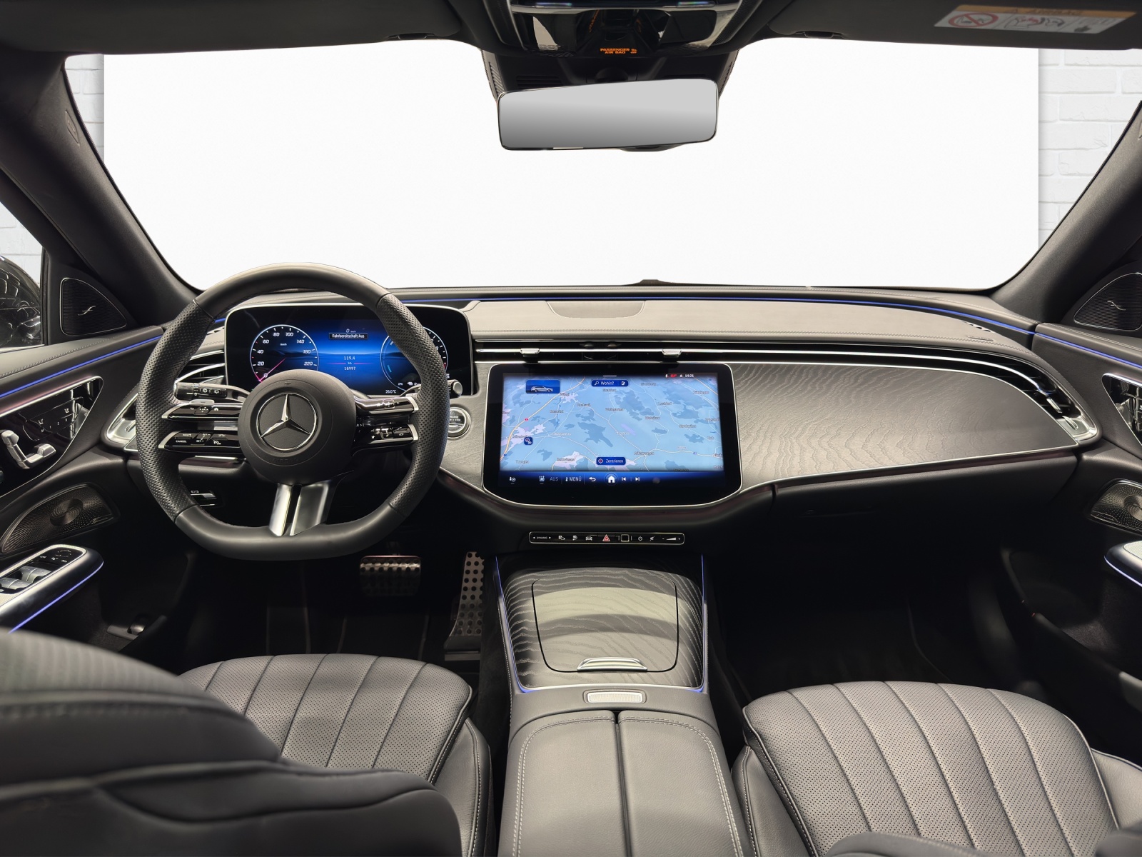 MERCEDES-BENZ E 300 de AMG Line 4Matic-image-7