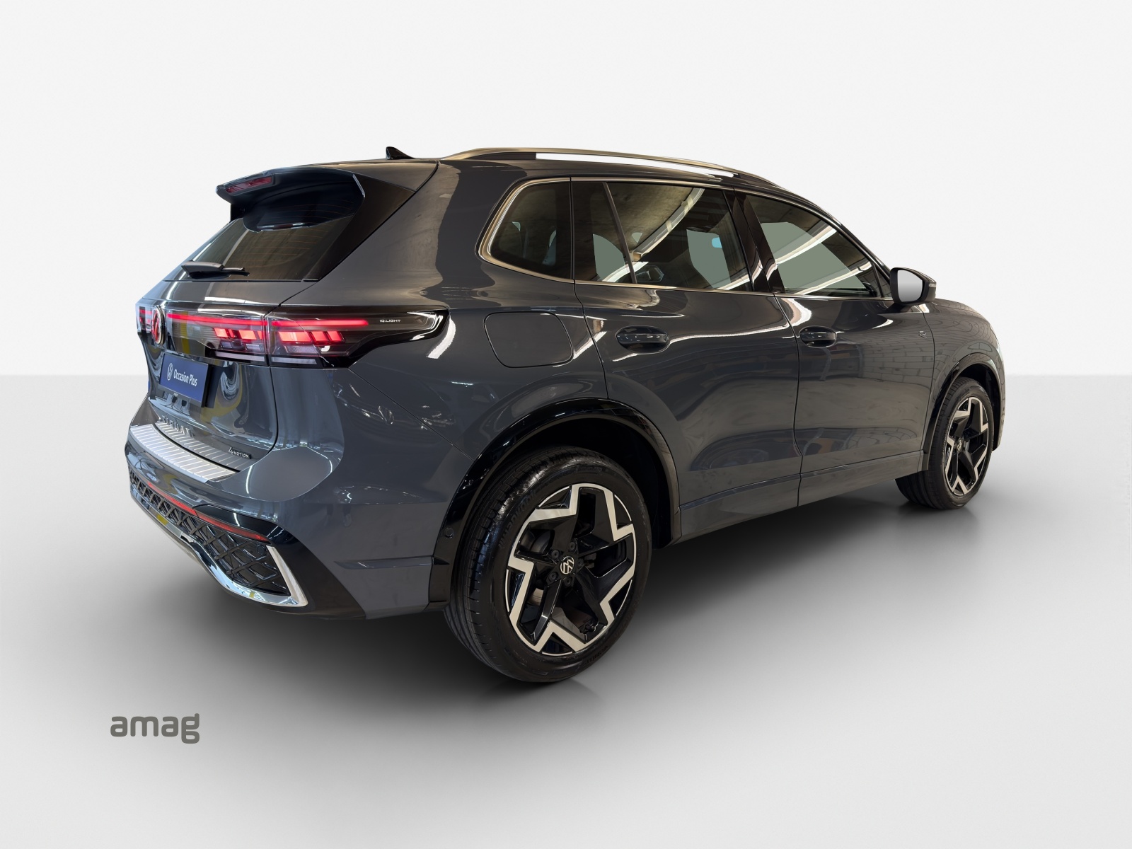 VW Tiguan 2.0 TSI DSG R-Line 4Motion-image-4