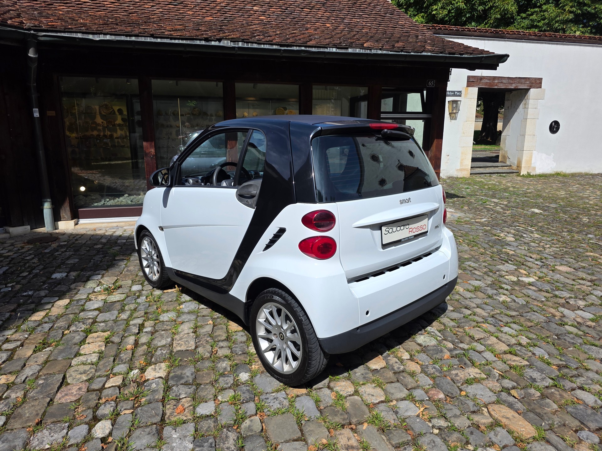 SMART fortwo black & white limited mhd softouch-image-5