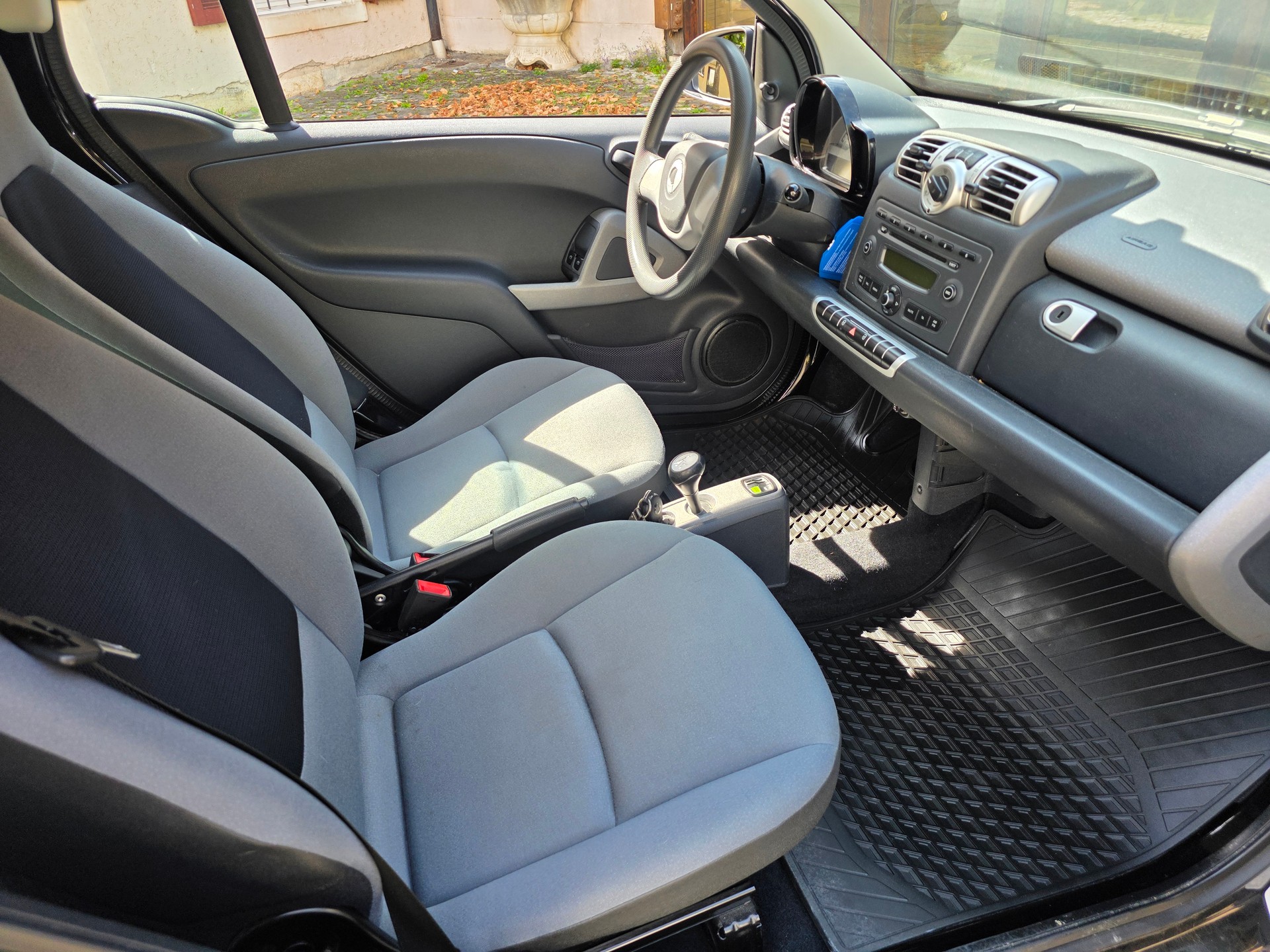 SMART fortwo black & white limited mhd softouch-image-9