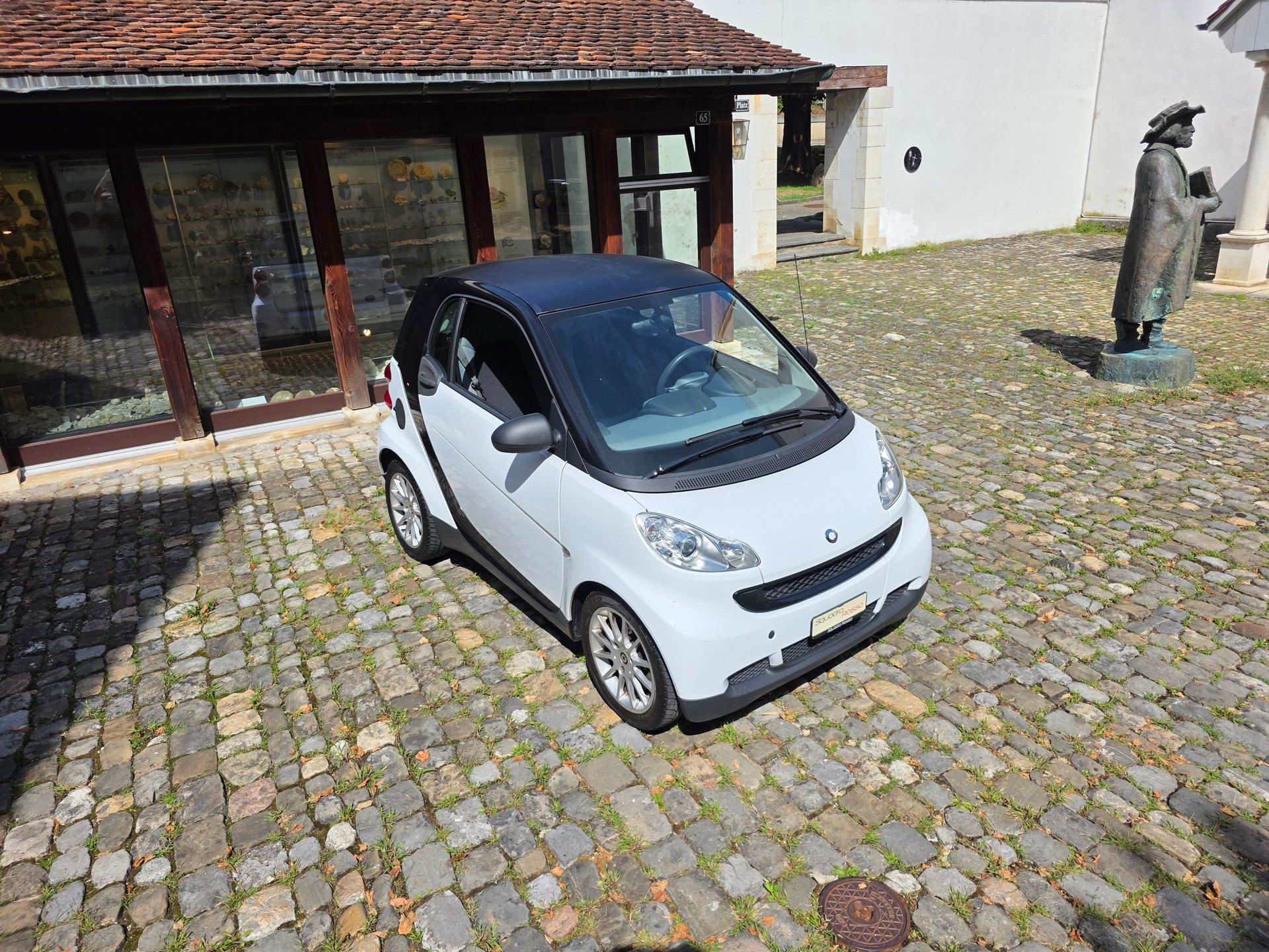 SMART fortwo black & white limited mhd softouch-image-0