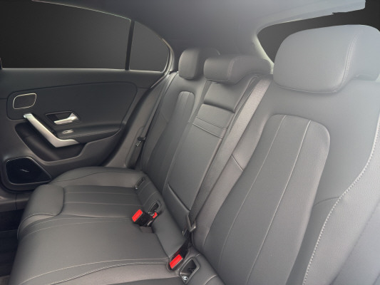 MERCEDES-BENZ A 250 4Matic 8G-DCT-image-10