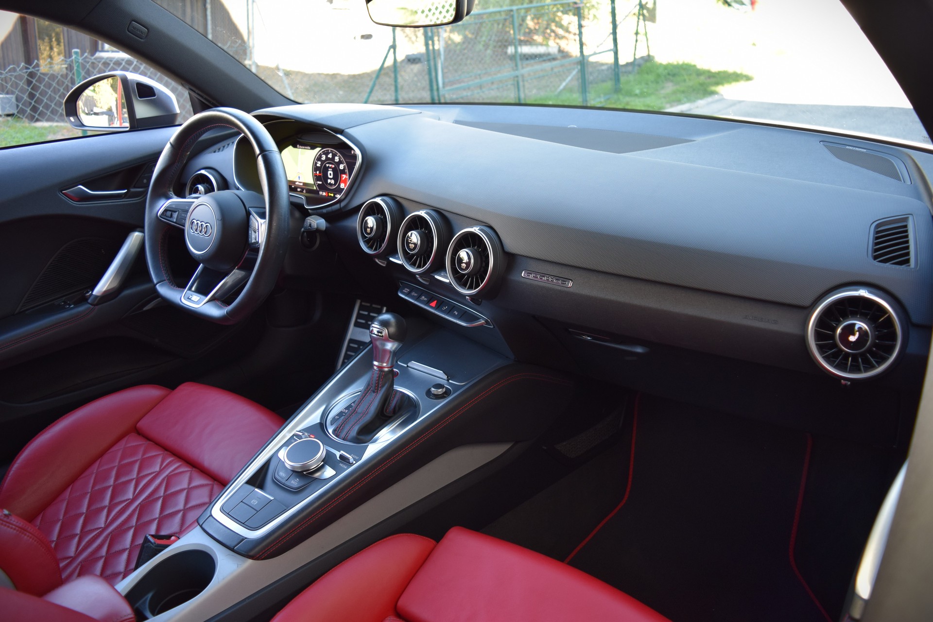 AUDI TTS Coupé 2.0 TFSI quattro S-tronic-image-13