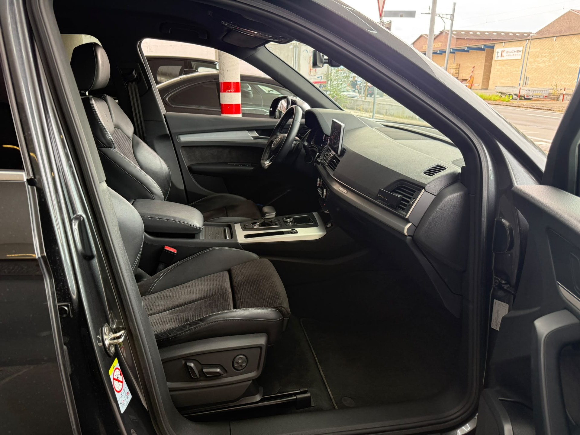 AUDI SQ5 TDI quattro tiptronic-image-17