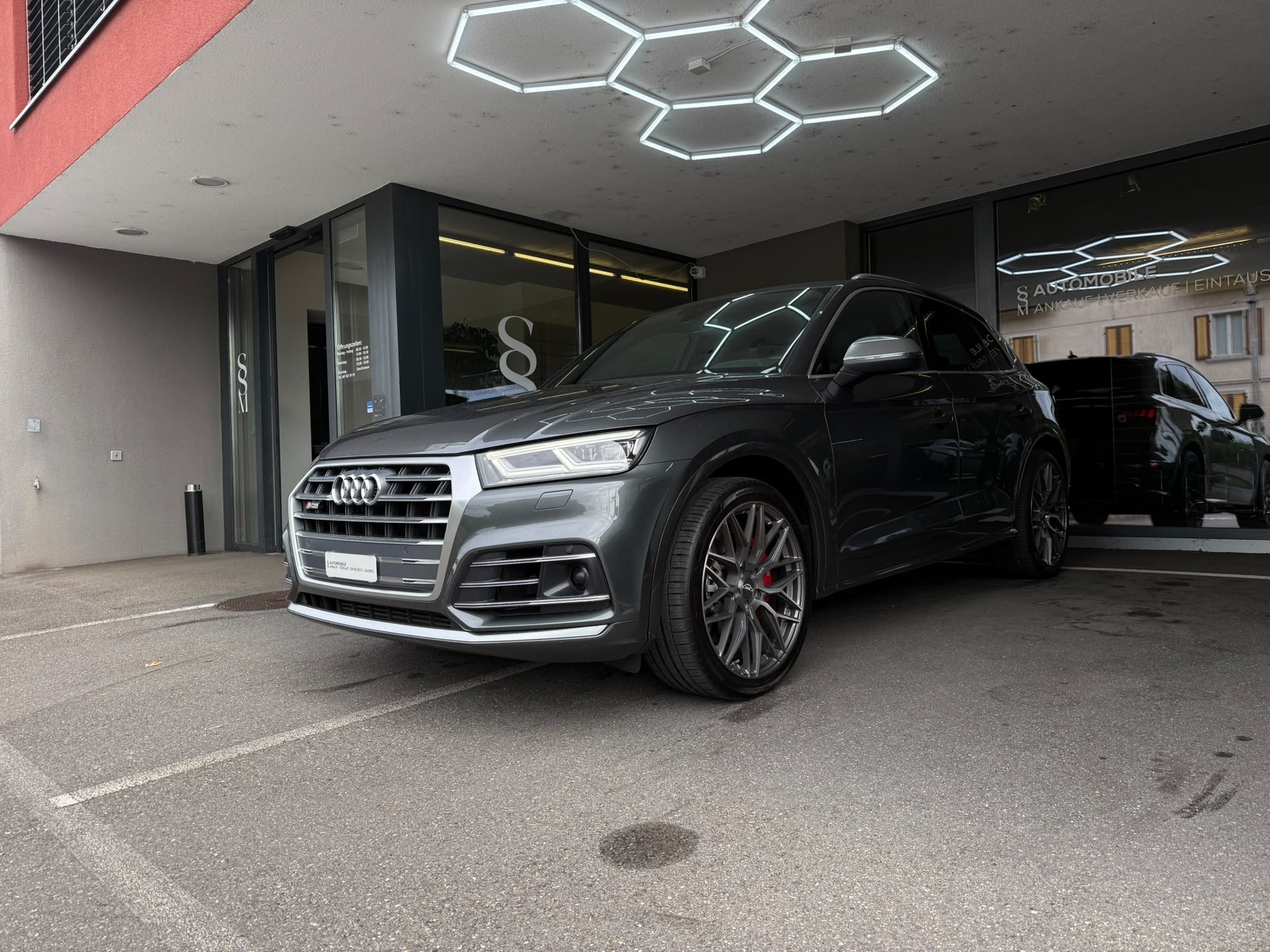 AUDI SQ5 TDI quattro tiptronic-image-0