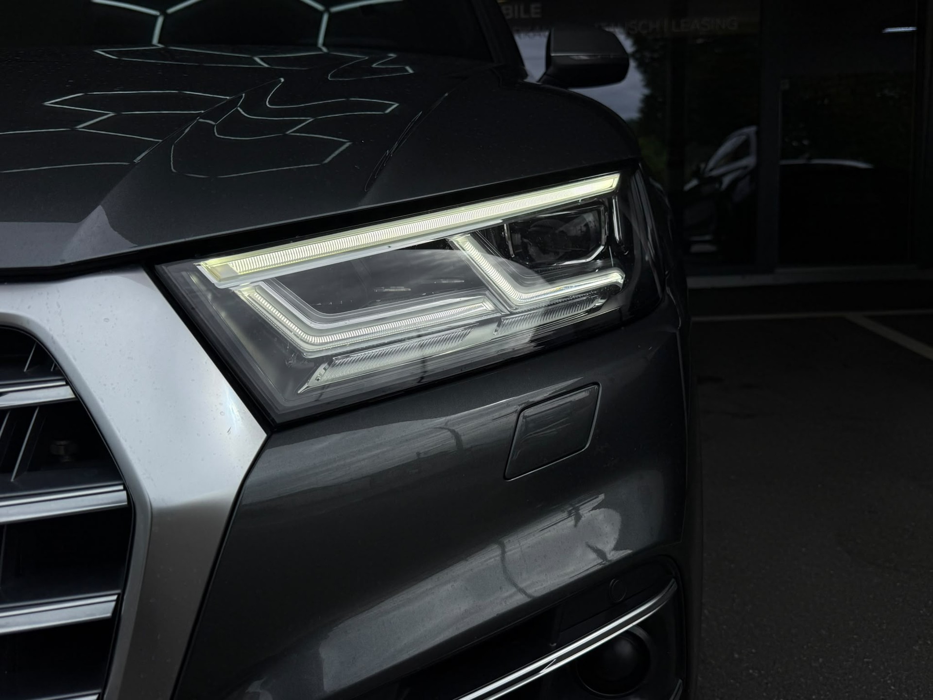 AUDI SQ5 TDI quattro tiptronic-image-4