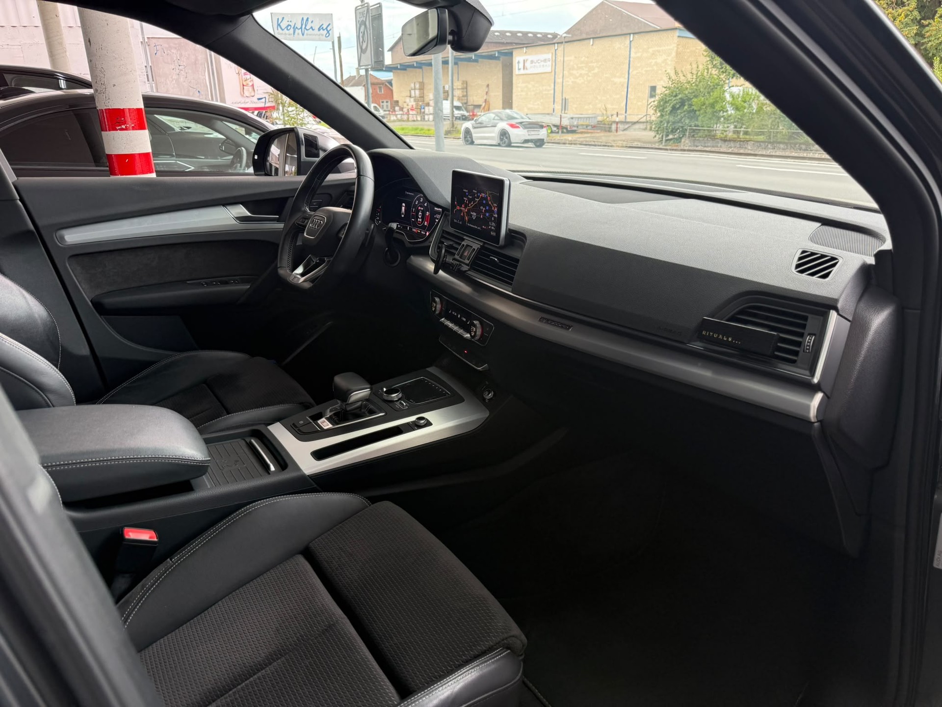 AUDI SQ5 TDI quattro tiptronic-image-16