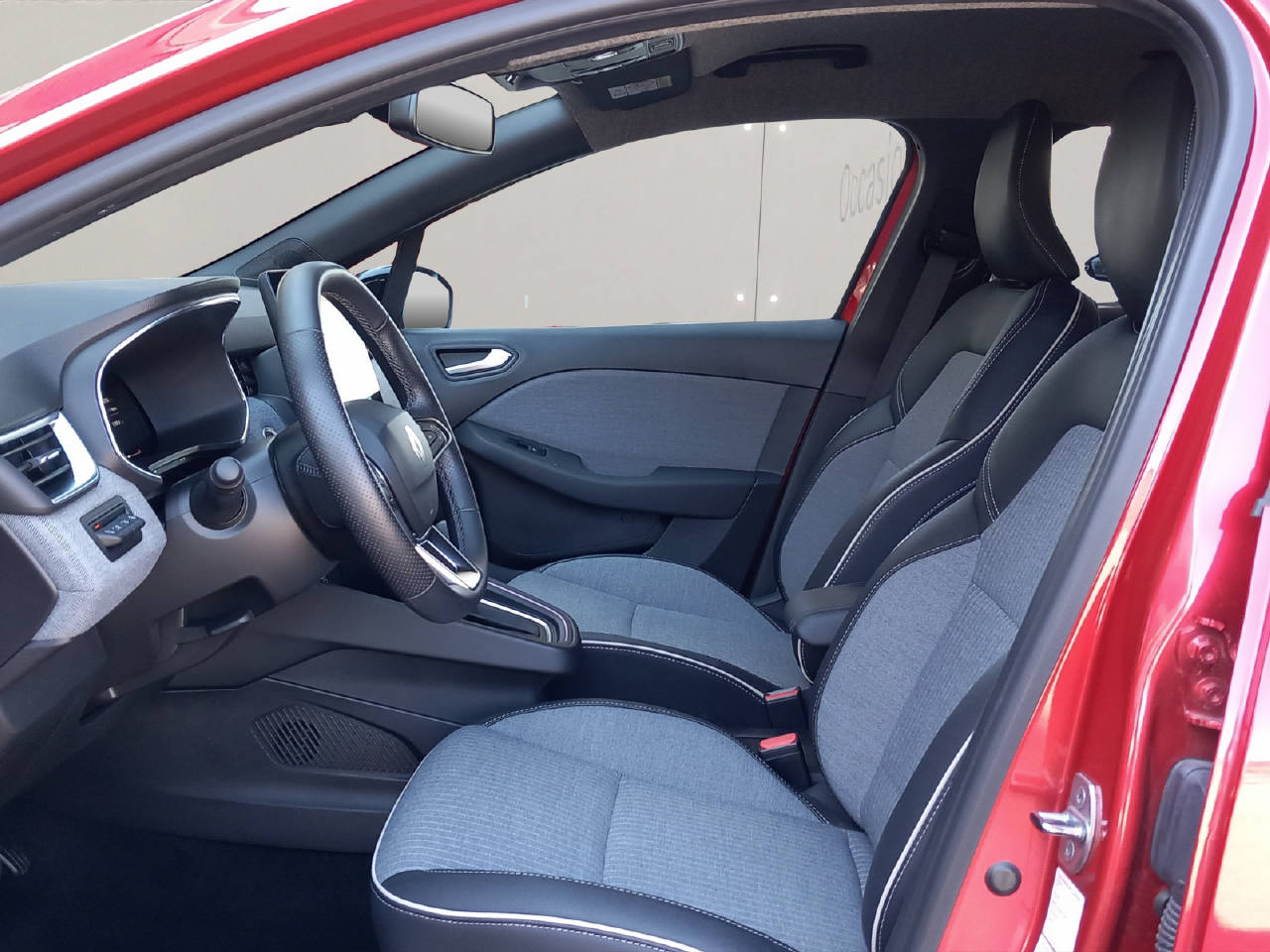 RENAULT Clio 1.0 TCe techno CVT-image-3