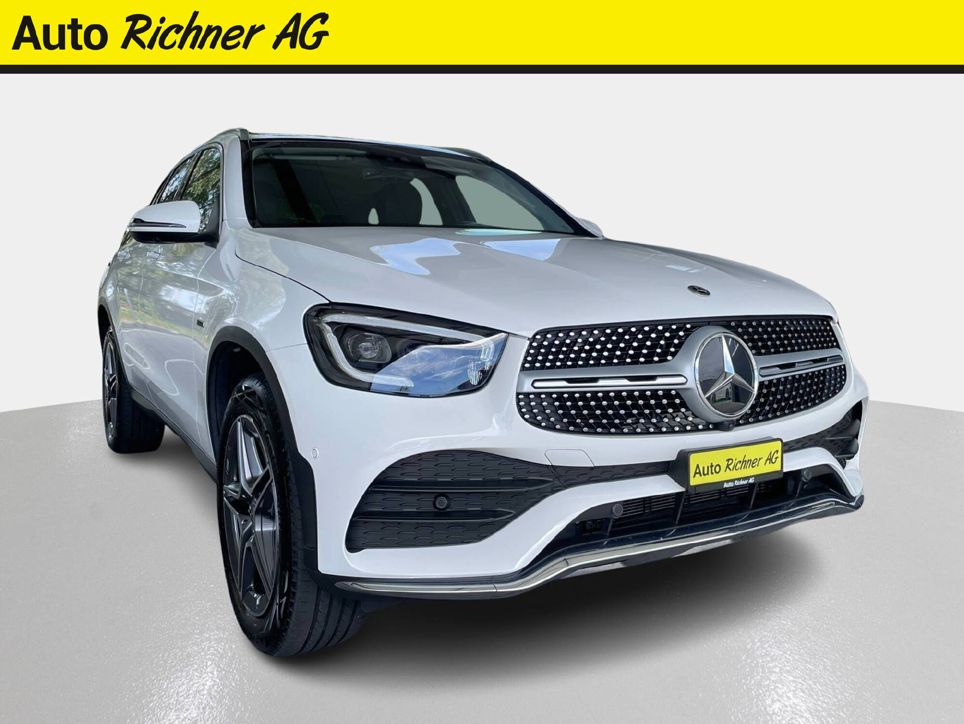 MERCEDES-BENZ GLC 300 e AMG Line 4m-image-0