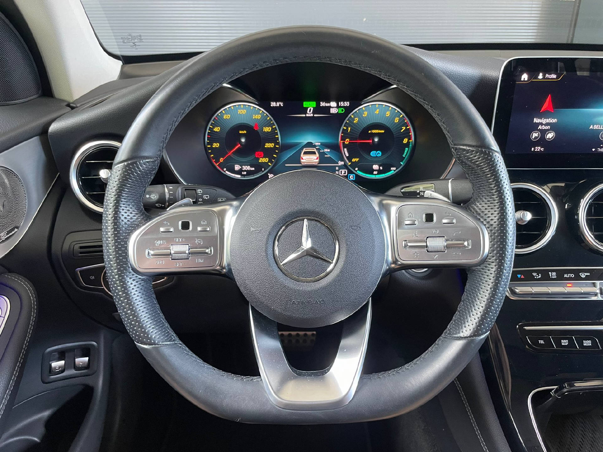 MERCEDES-BENZ GLC 300 e AMG Line 4m-image-7