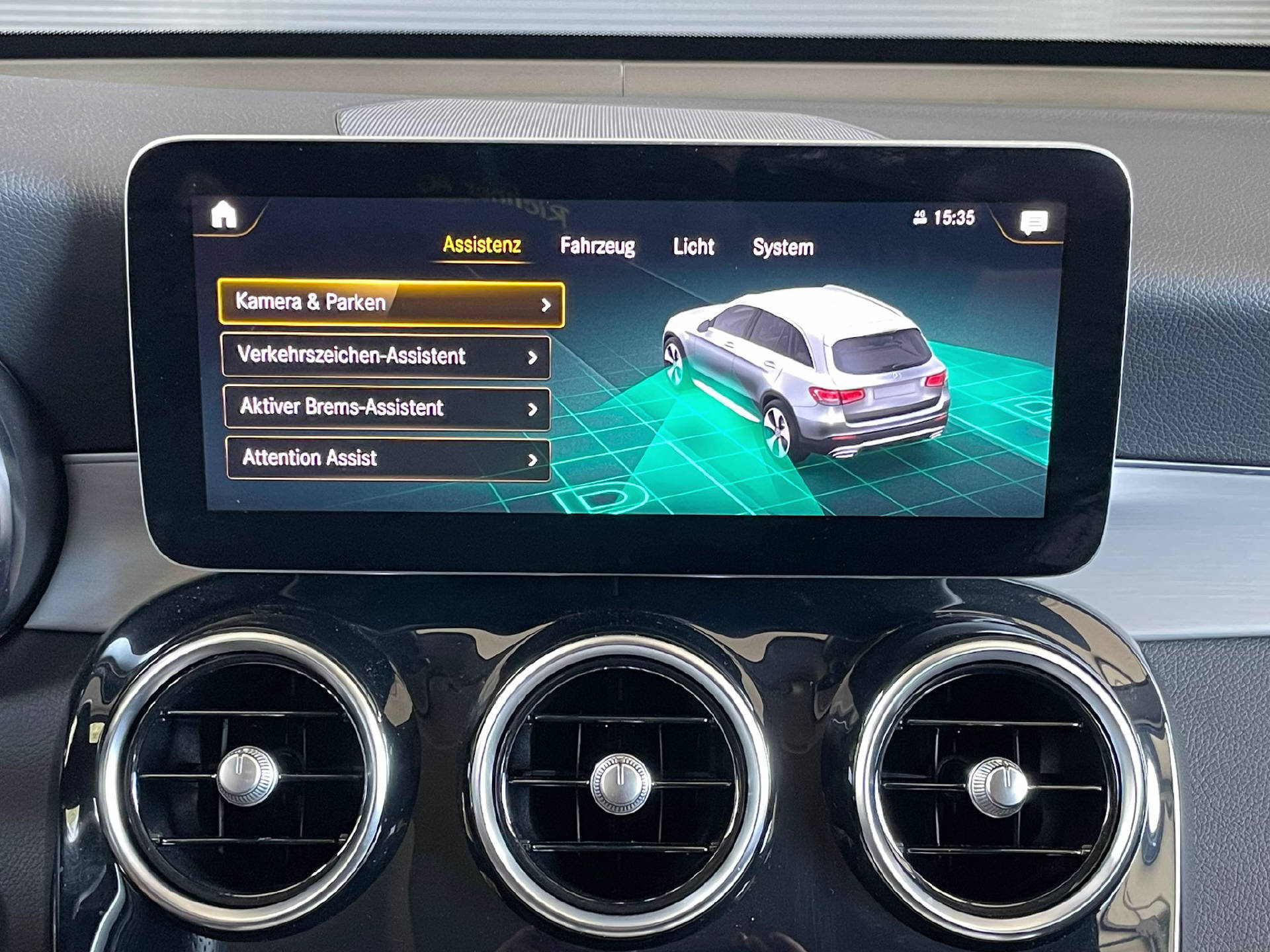 MERCEDES-BENZ GLC 300 e AMG Line 4m-image-11