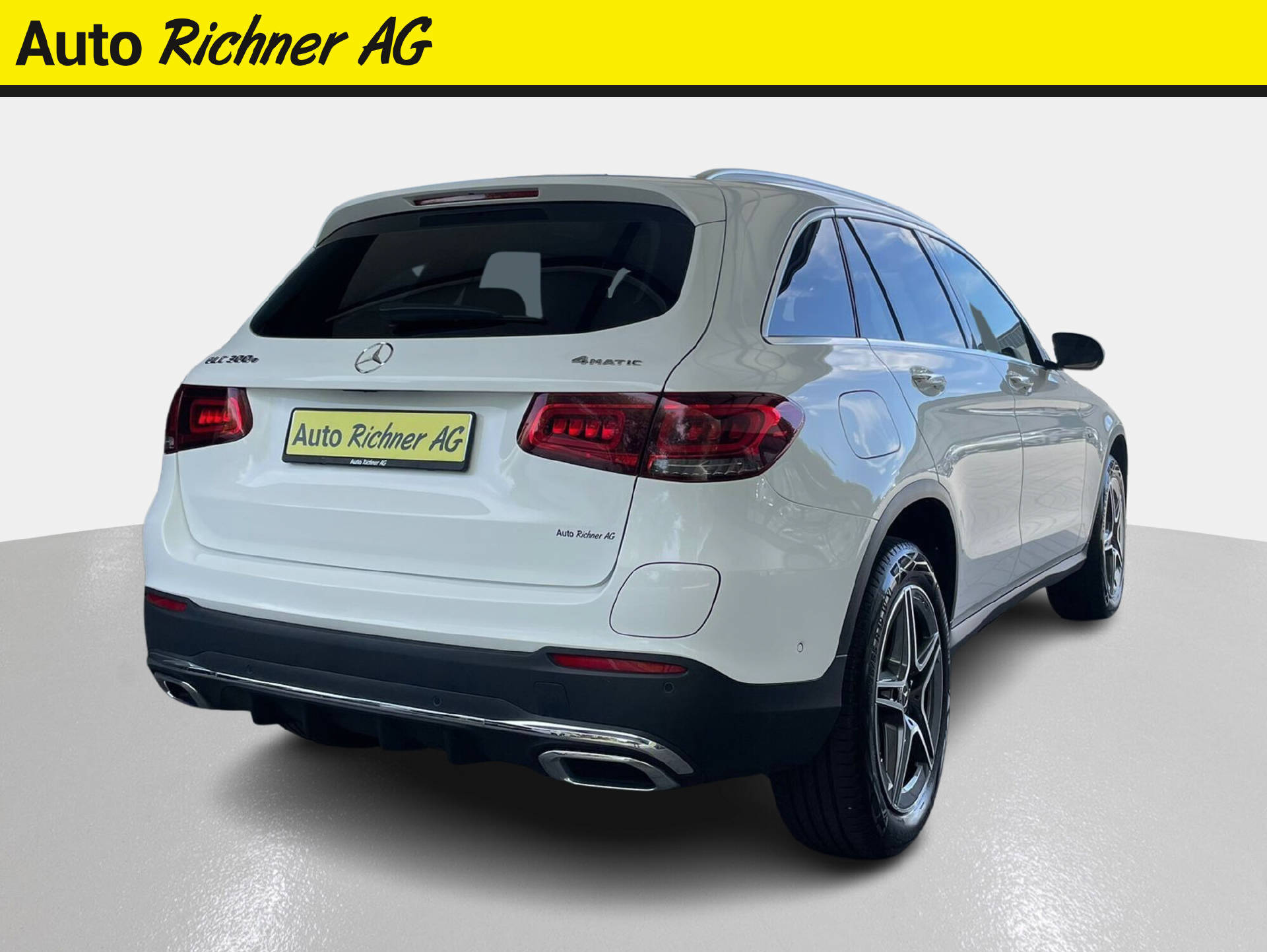 MERCEDES-BENZ GLC 300 e AMG Line 4m-image-3