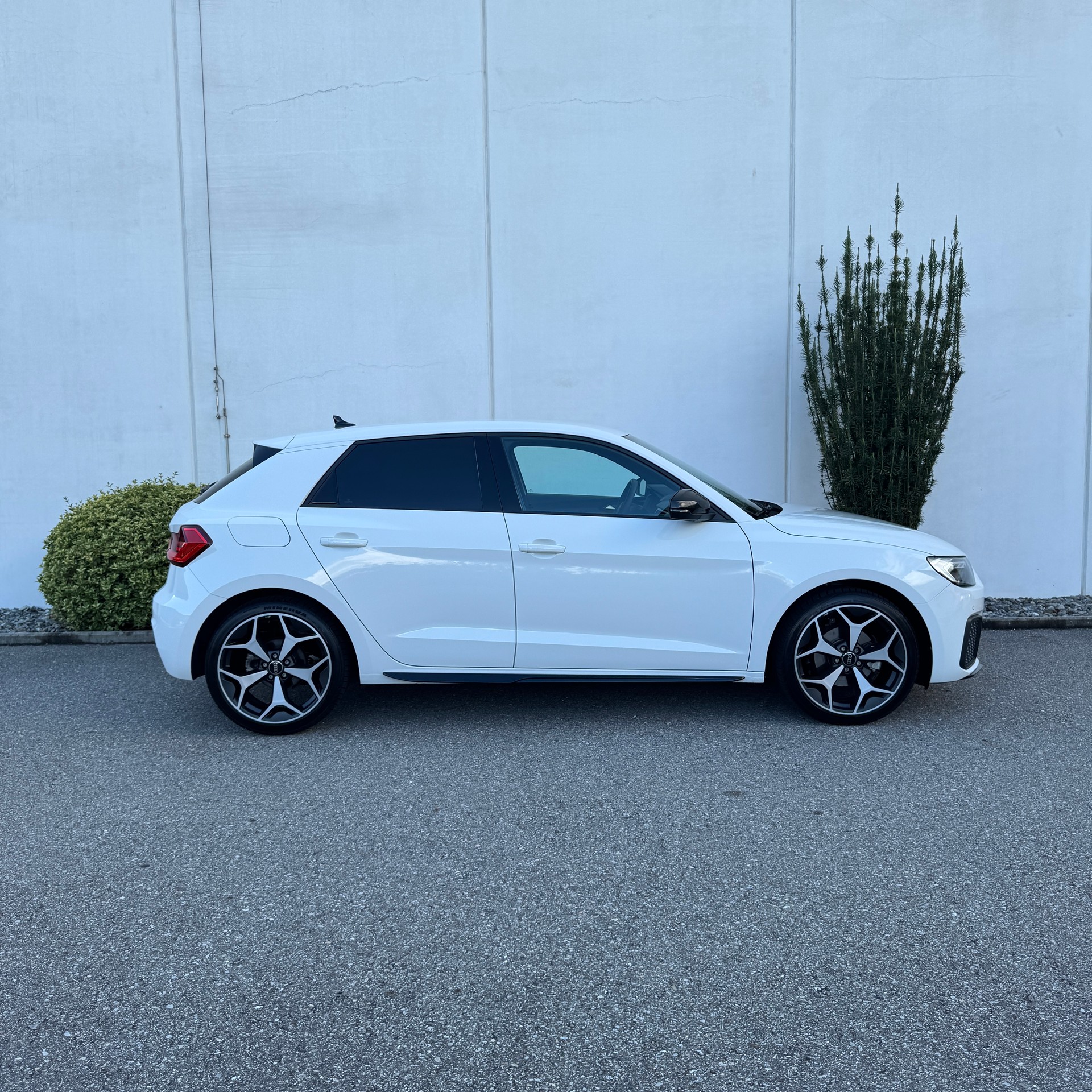AUDI A1 Sportback 30 TFSI S Line Attraction S-tronic-image-2