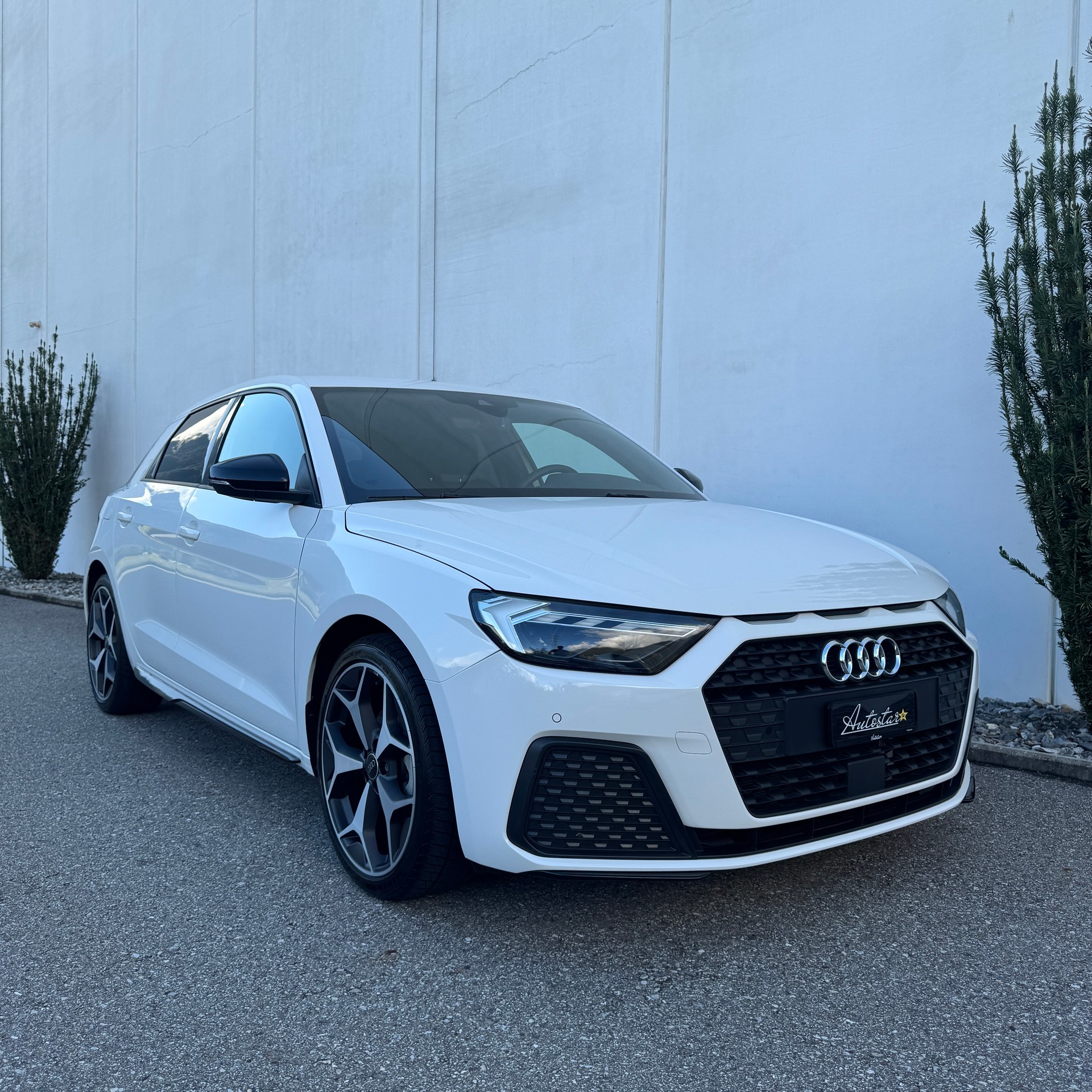 AUDI A1 Sportback 30 TFSI S Line Attraction S-tronic-image-1