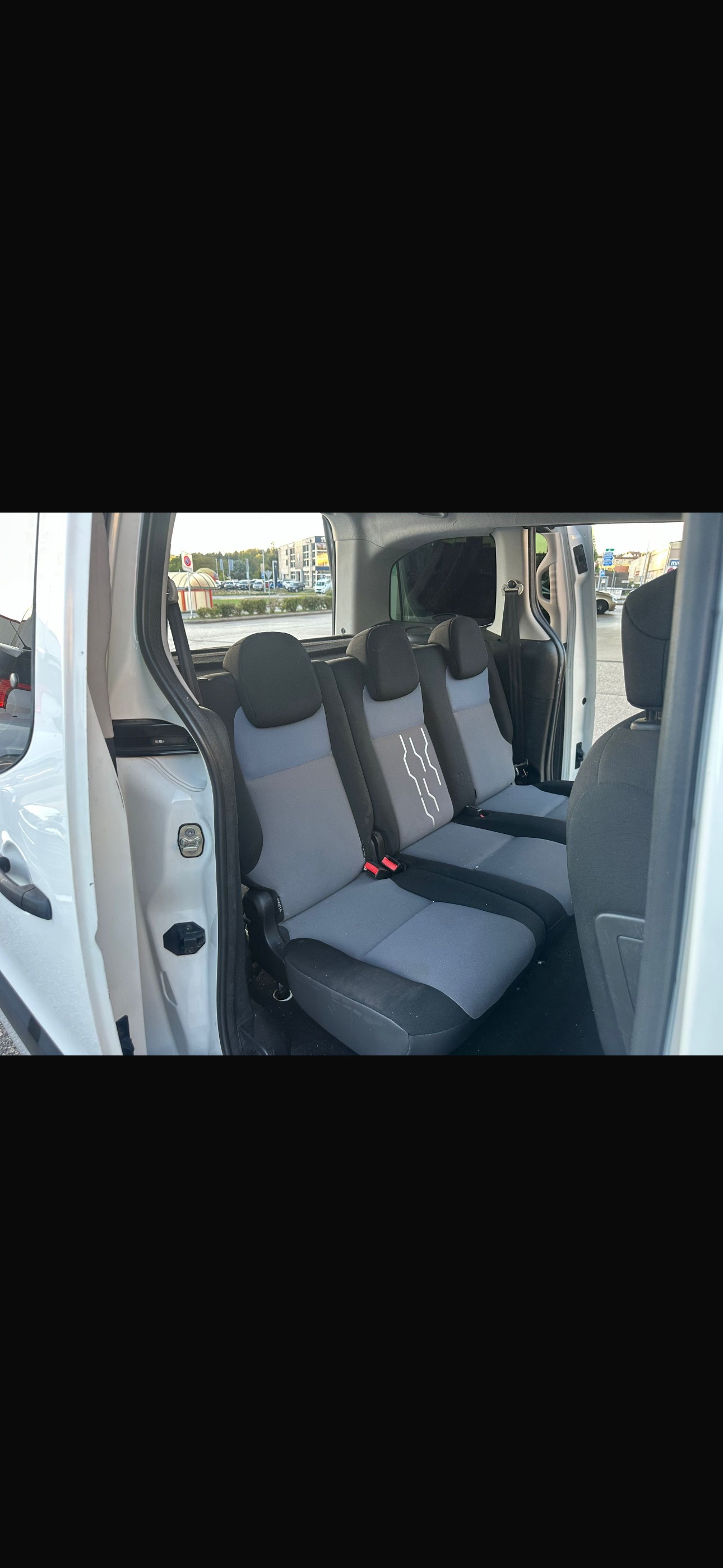 PEUGEOT Partner 1.6 HDI Allure-image-6