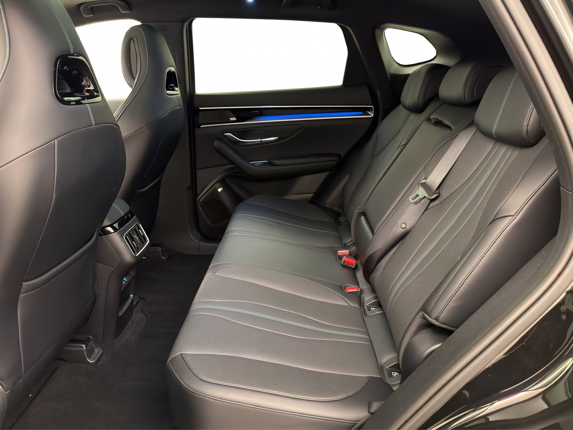 BYD Seal U DM-i Design AWD-image-11