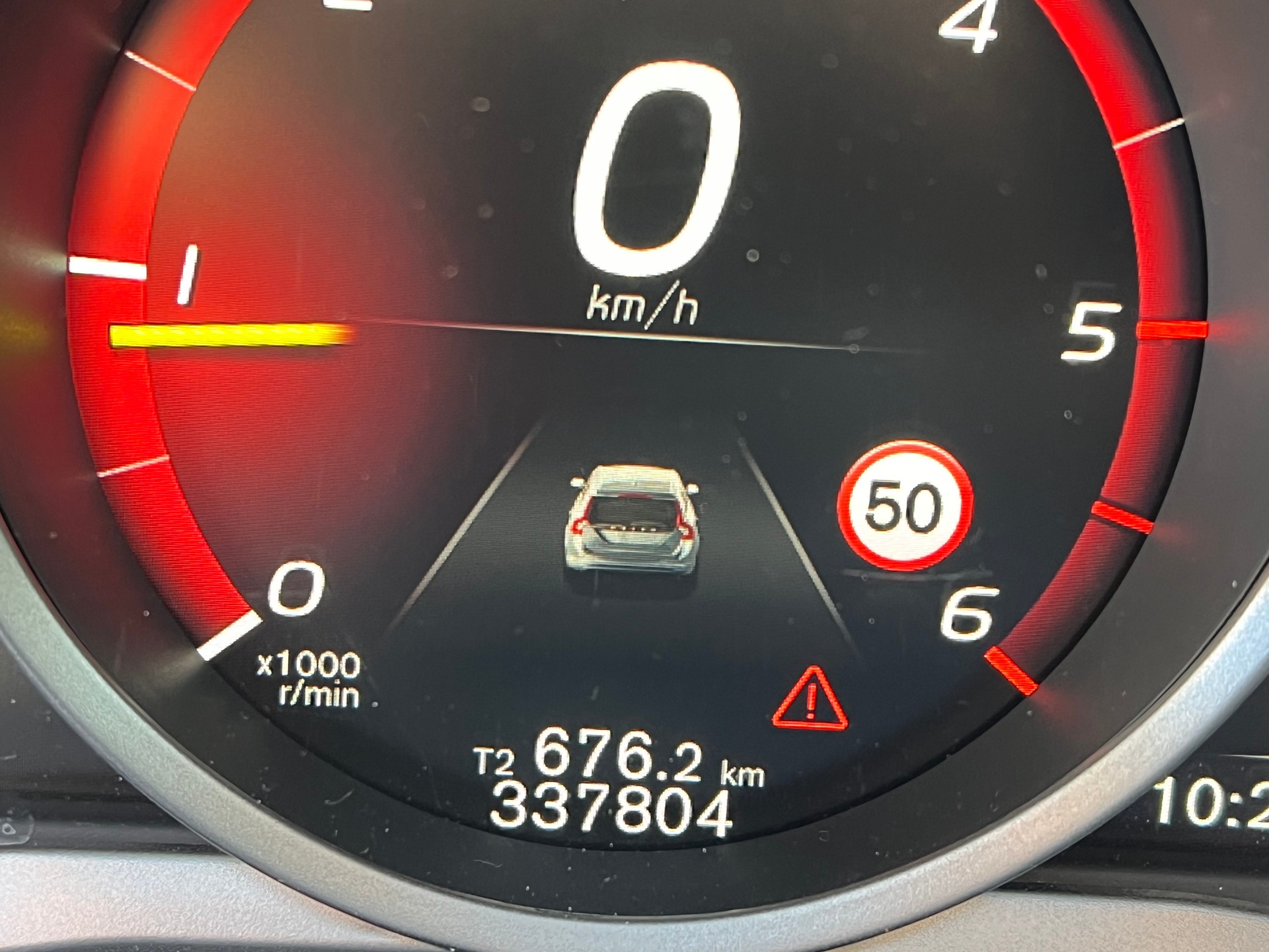 VOLVO V60 D4 Momentum Geartronic-image-7