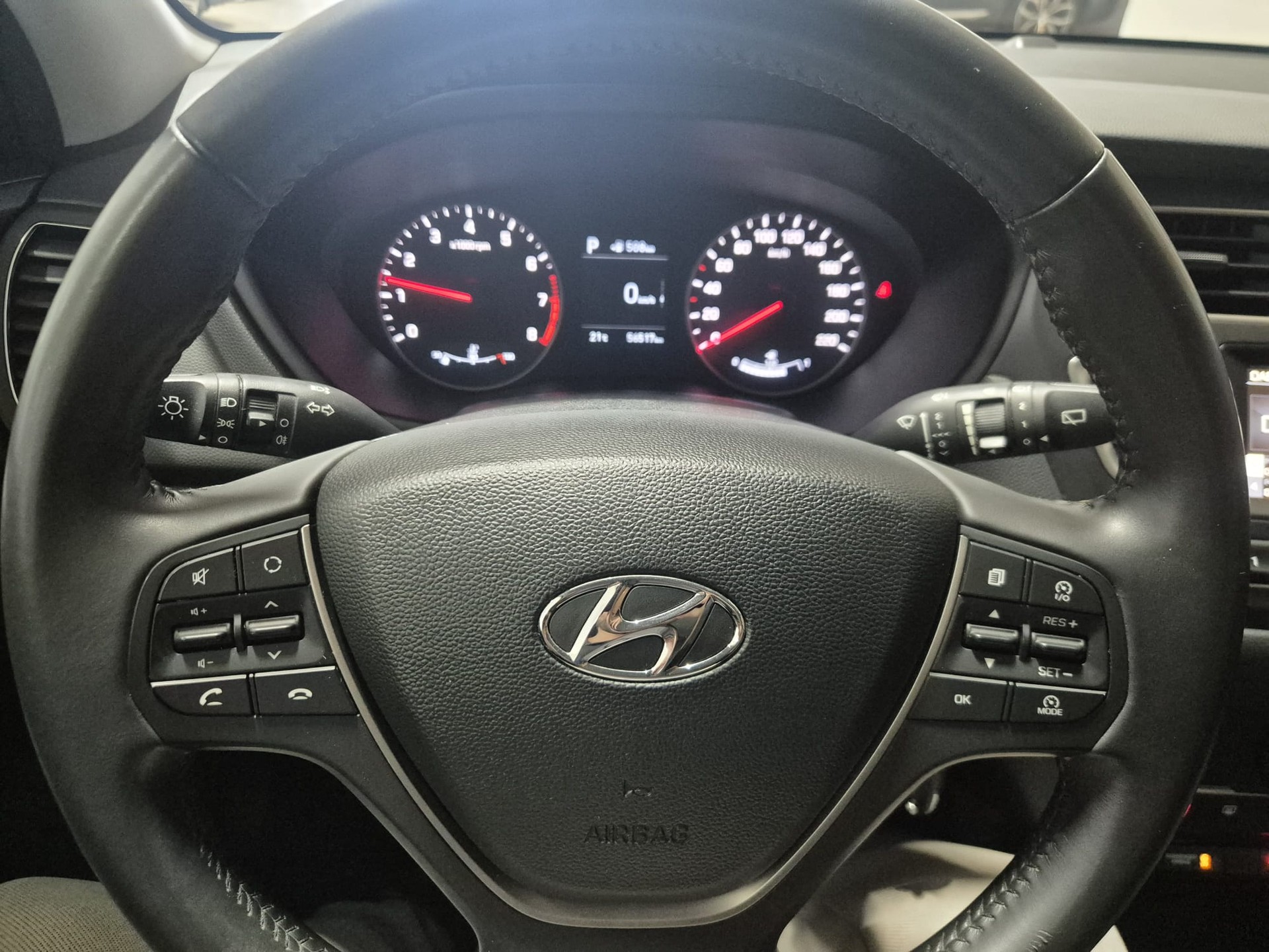 HYUNDAI i20 1.0 T-GDi Amplia DCT-image-8