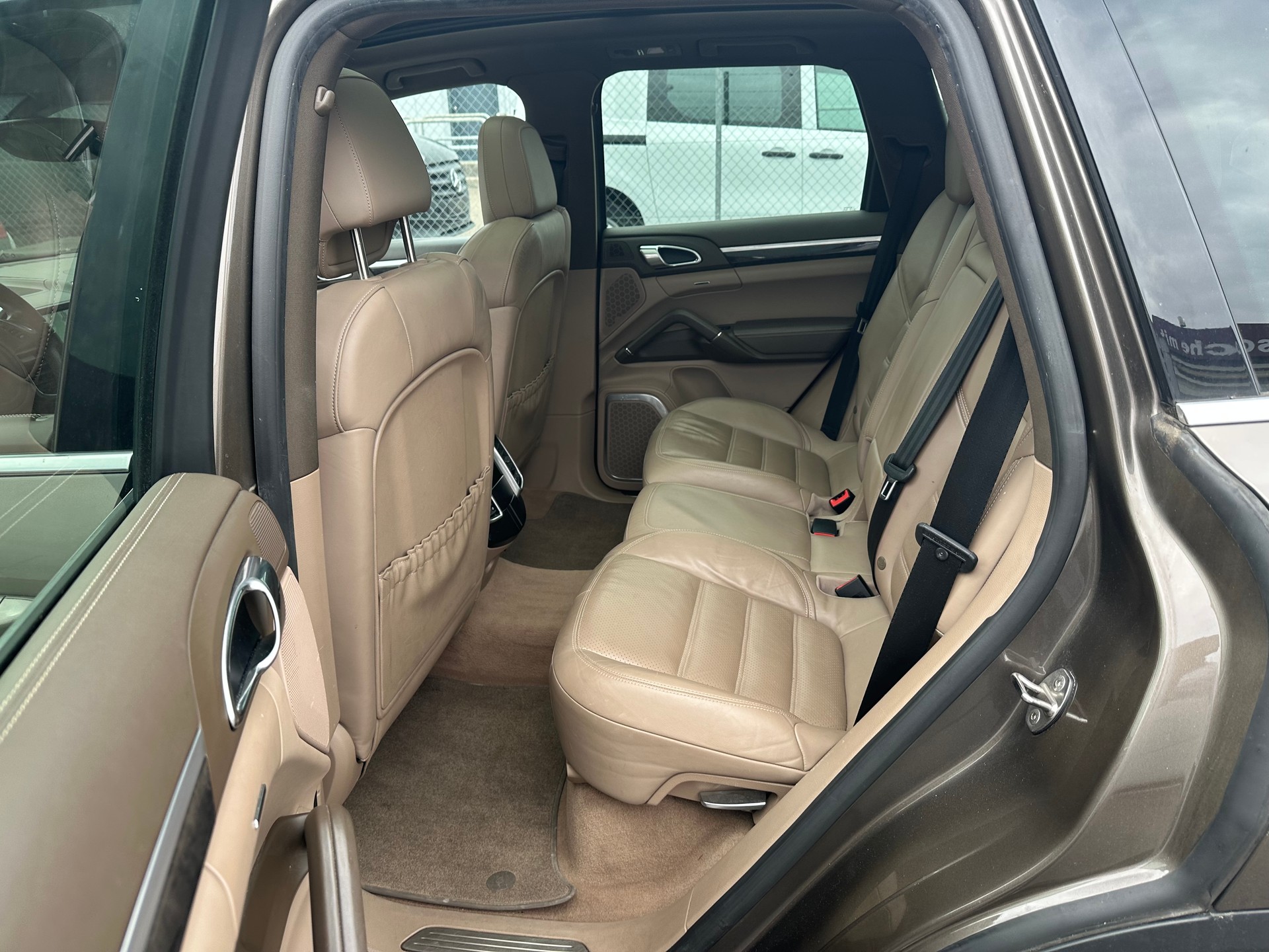 PORSCHE Cayenne S-image-10