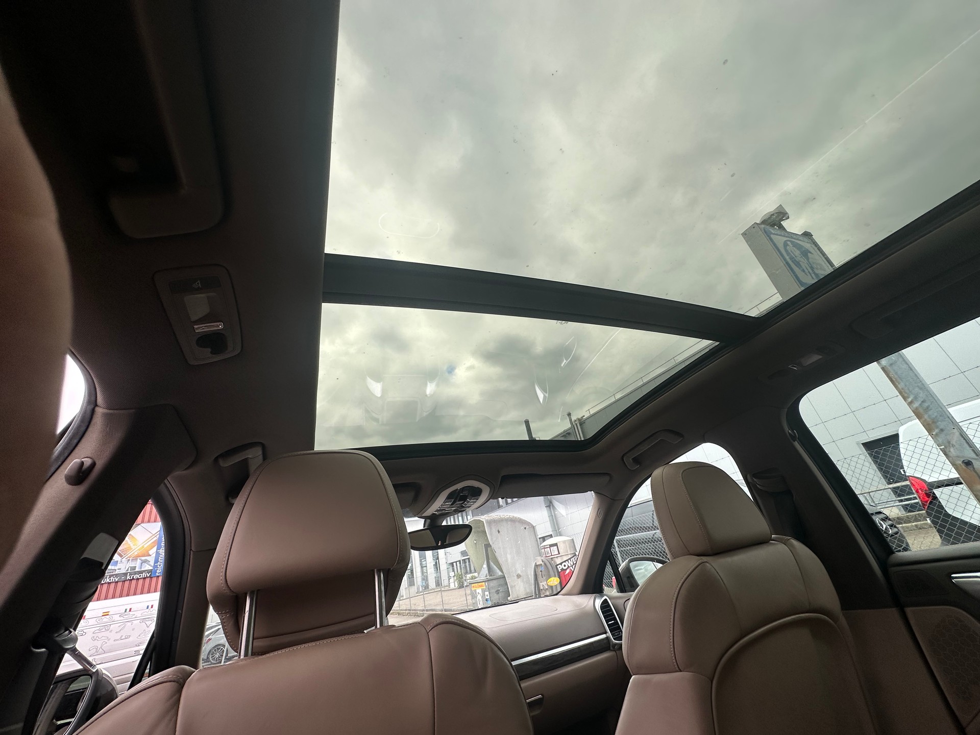 PORSCHE Cayenne S-image-12