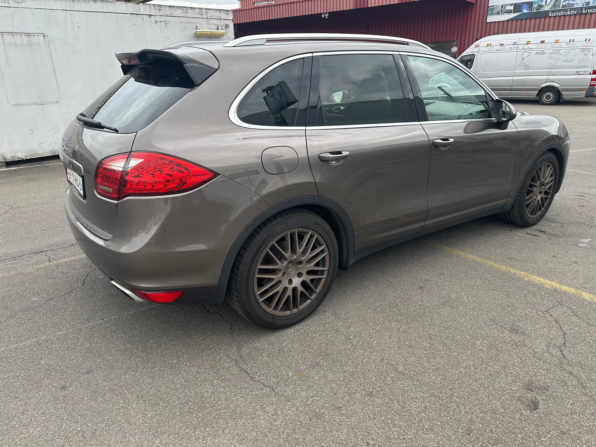 PORSCHE Cayenne S-image-5