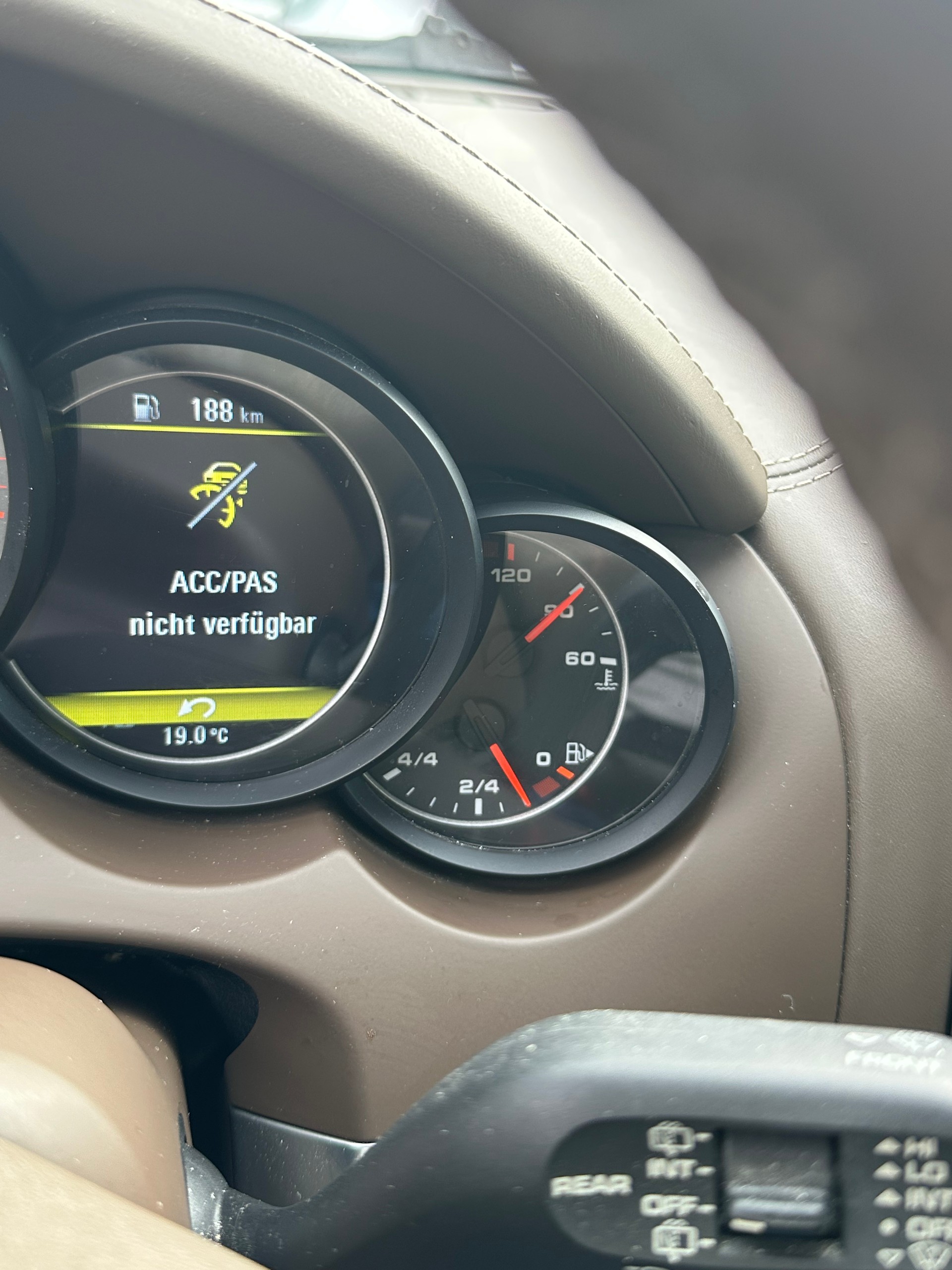 PORSCHE Cayenne S-image-14