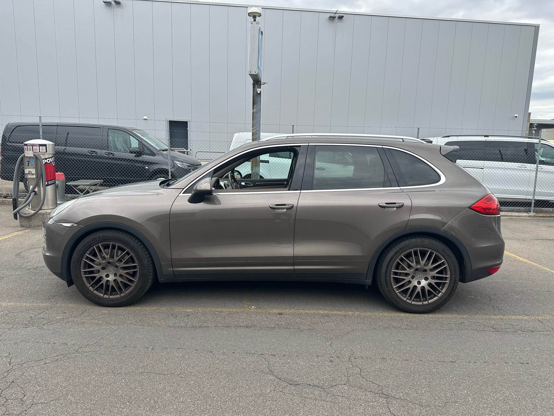 PORSCHE Cayenne S-image-4