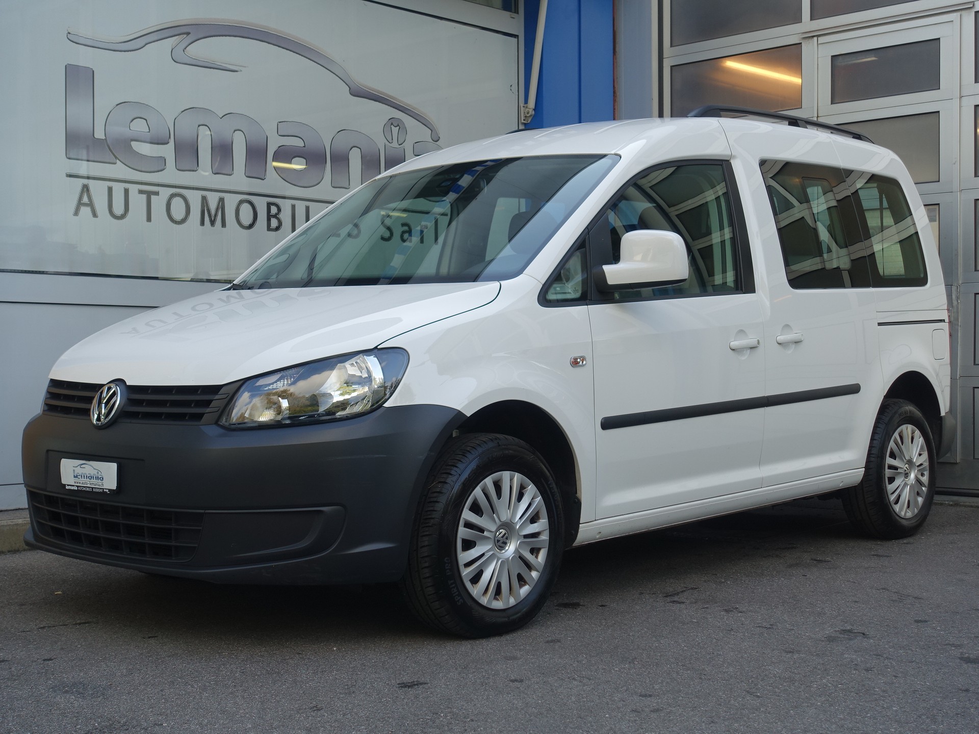 VW Caddy 1.6 TDI Blue Motion Technology Trendline DSG-image-1