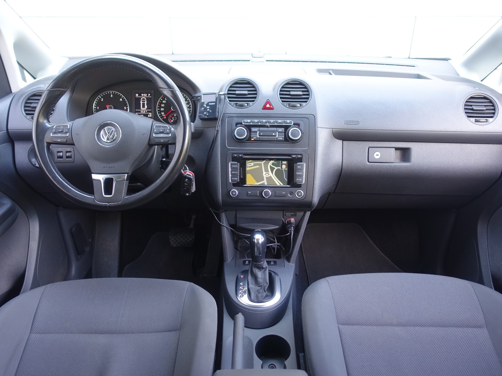 VW Caddy 1.6 TDI Blue Motion Technology Trendline DSG-image-15