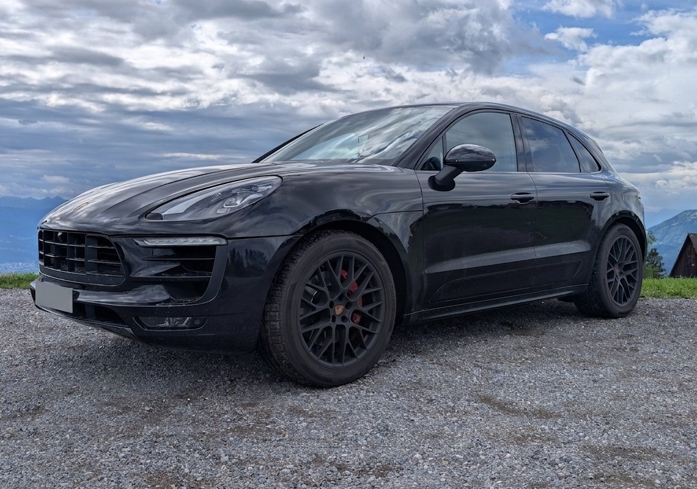 PORSCHE 3.0 V6 GTS-image-2
