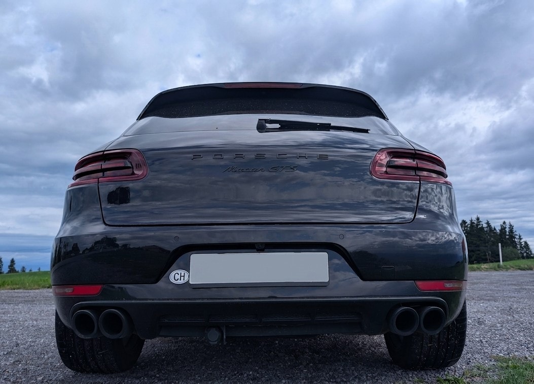 PORSCHE 3.0 V6 GTS-image-1