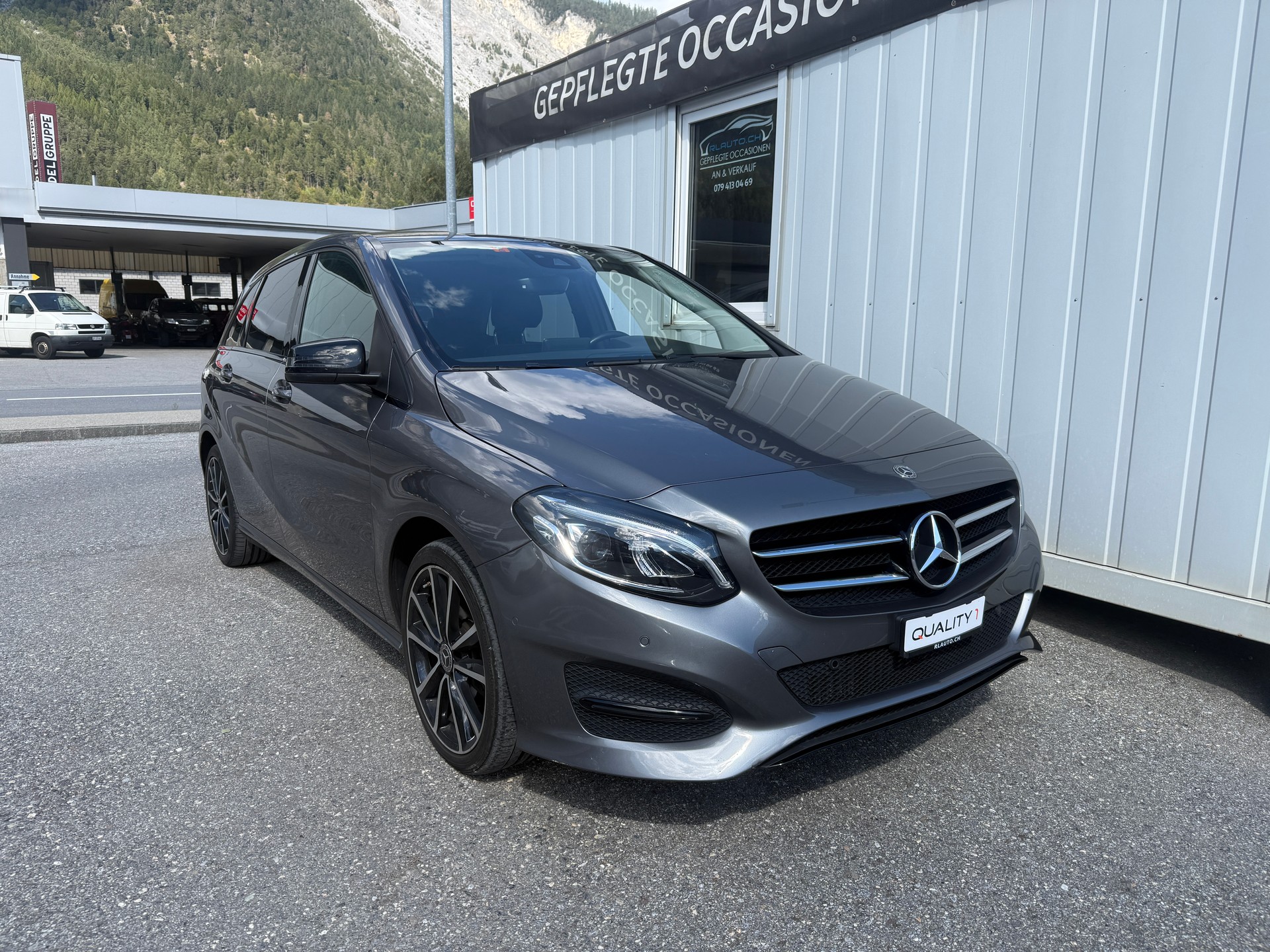MERCEDES-BENZ B 220 Urban 4Matic 7G-DCT *GRATISSERVICE* 4x4*-image-1
